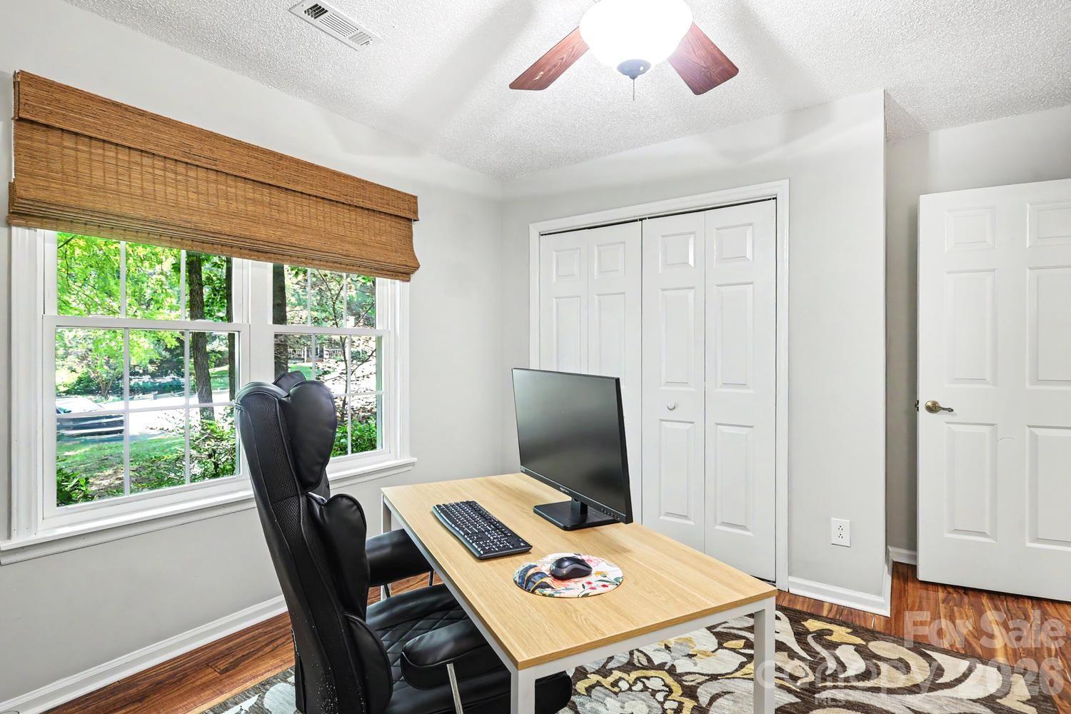 8207 White Horse Lane — Charlotte