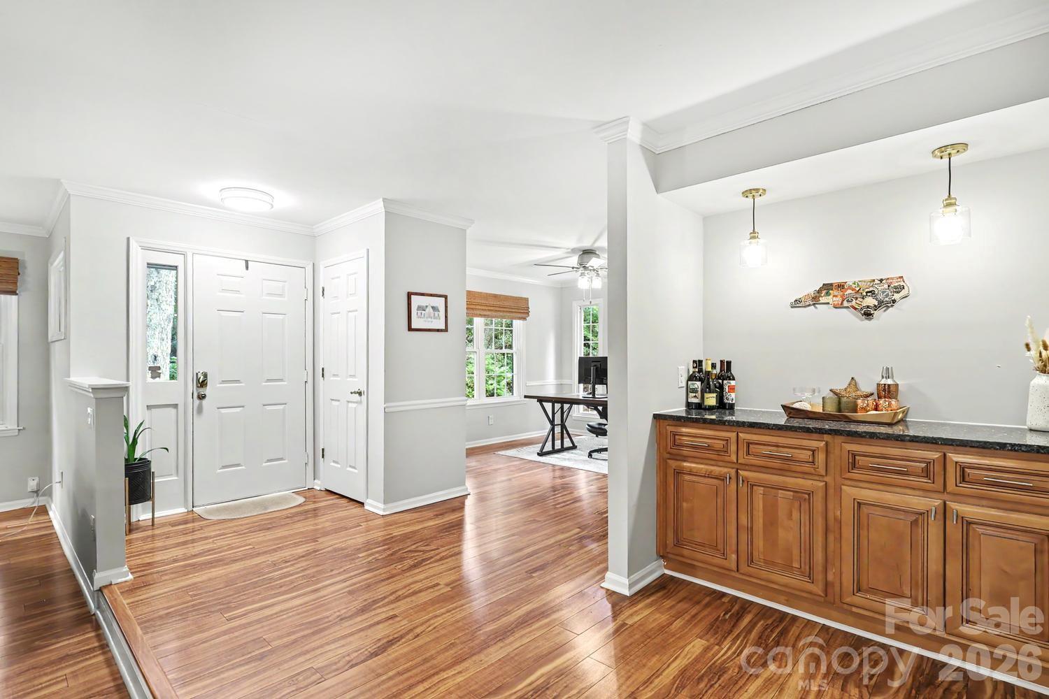 8207 White Horse Lane — Charlotte