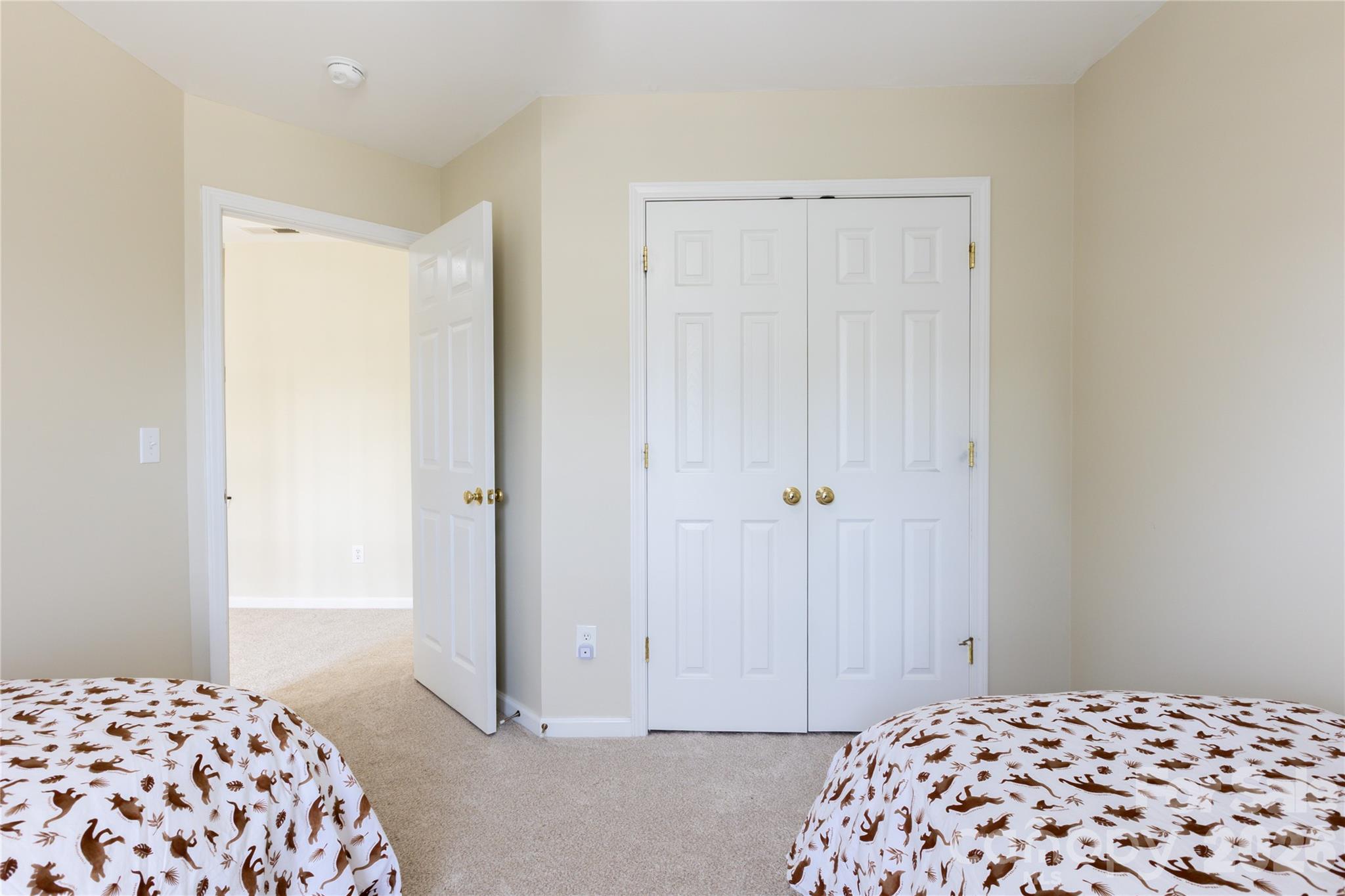 17233 Knoxwood Drive — Huntersville