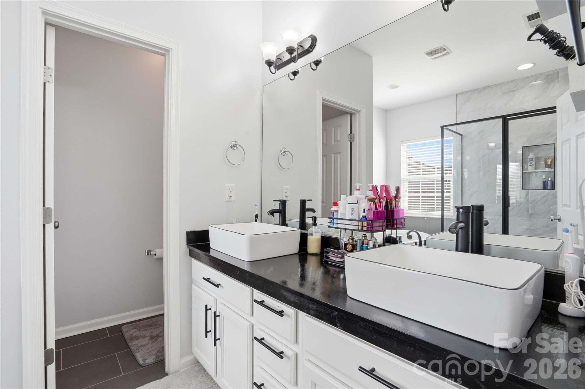 10005 Kings Parade Boulevard — Charlotte