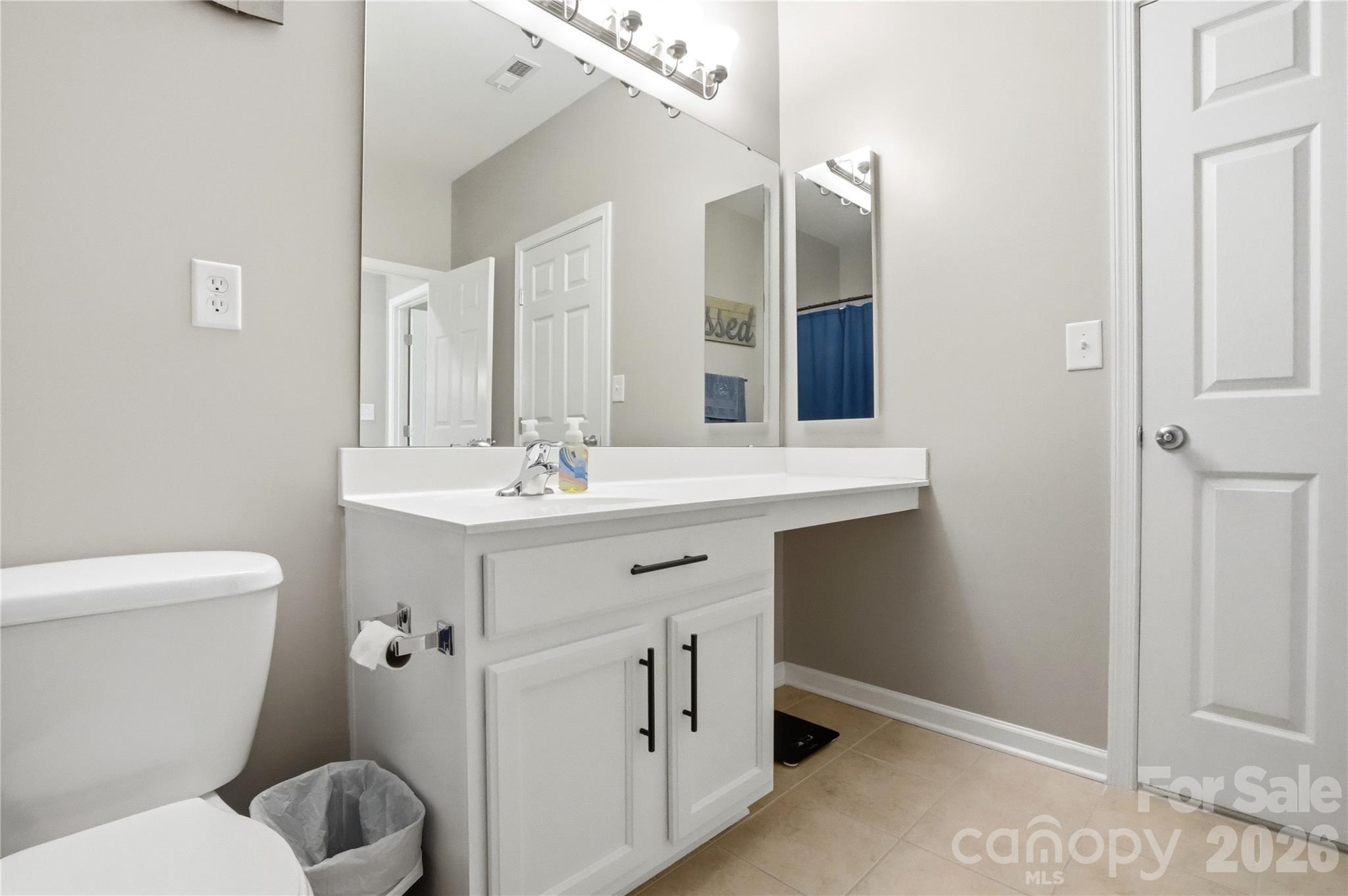 10005 Kings Parade Boulevard — Charlotte