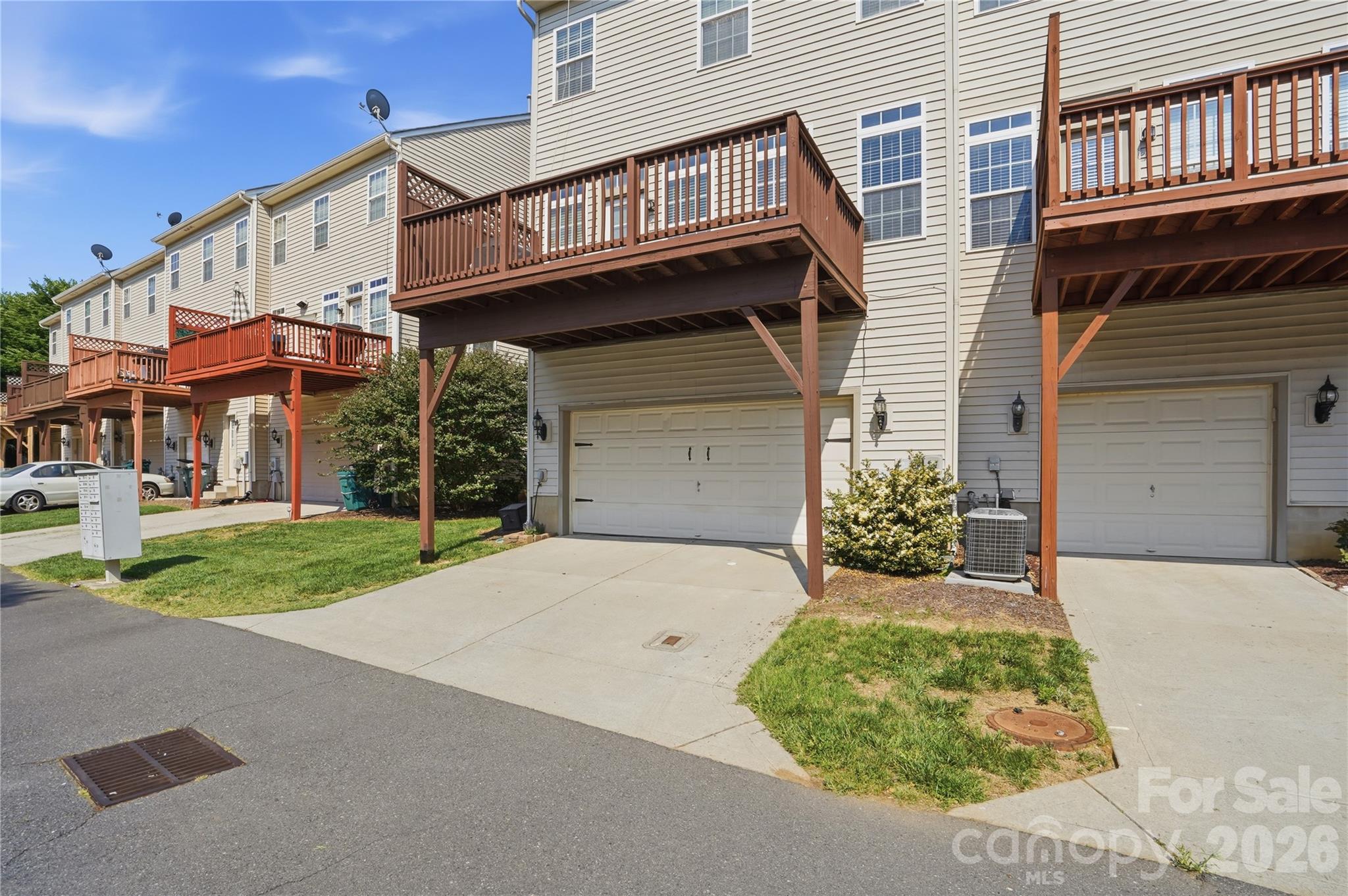 10005 Kings Parade Boulevard — Charlotte