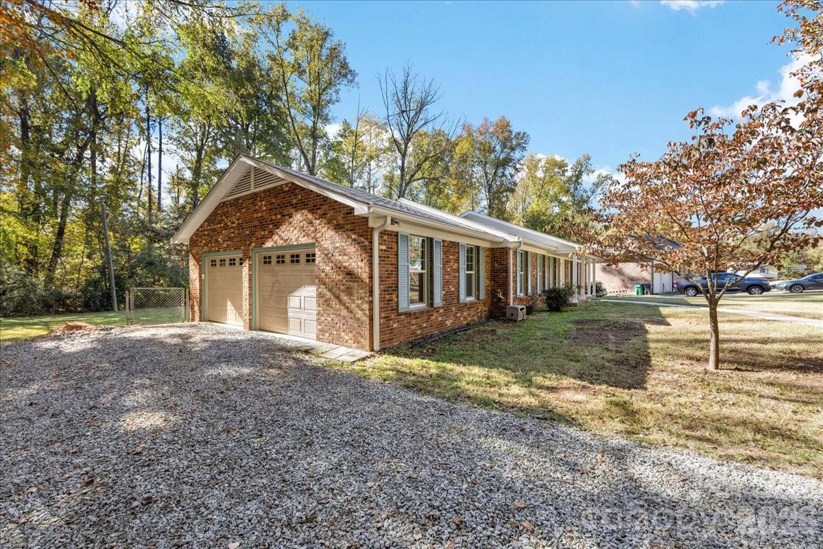 1840 Stoneyridge Drive — Charlotte