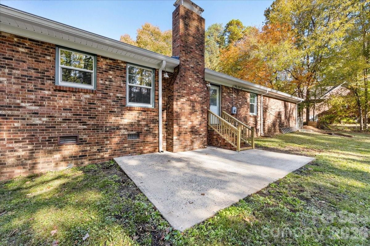 1840 Stoneyridge Drive — Charlotte