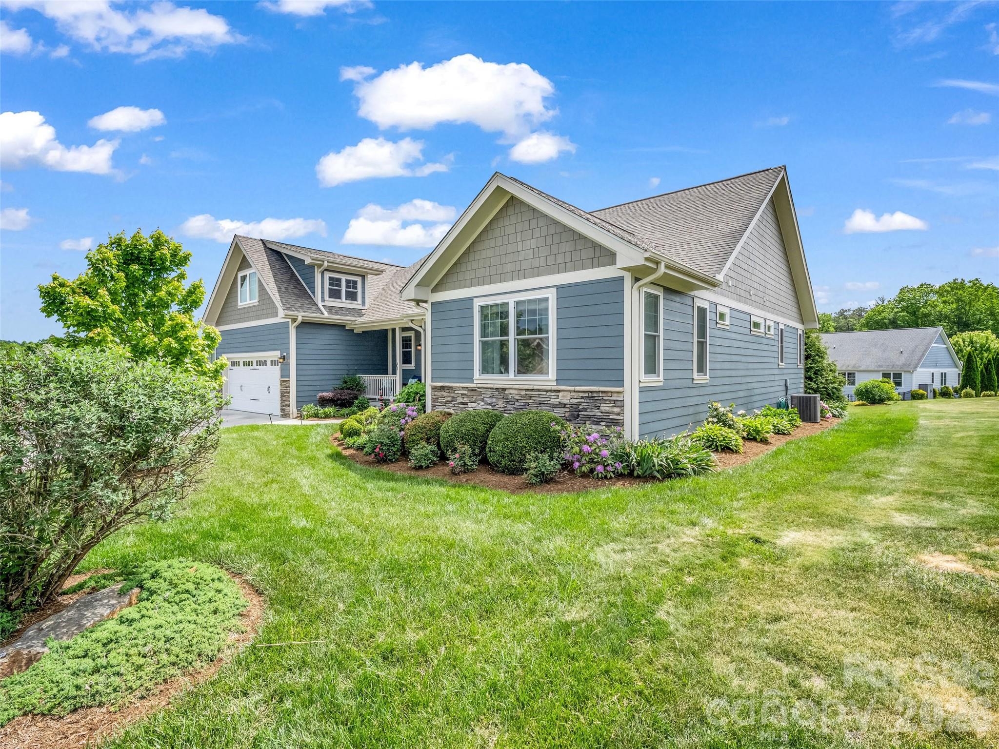 27 Spelter Street — Hendersonville