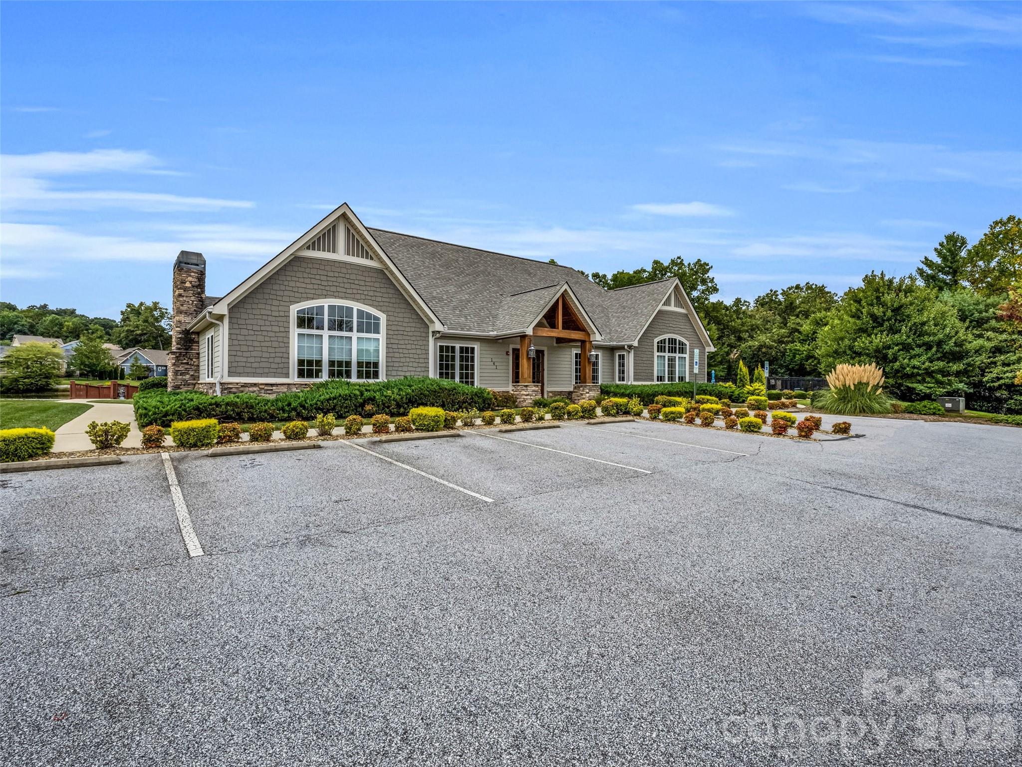27 Spelter Street — Hendersonville
