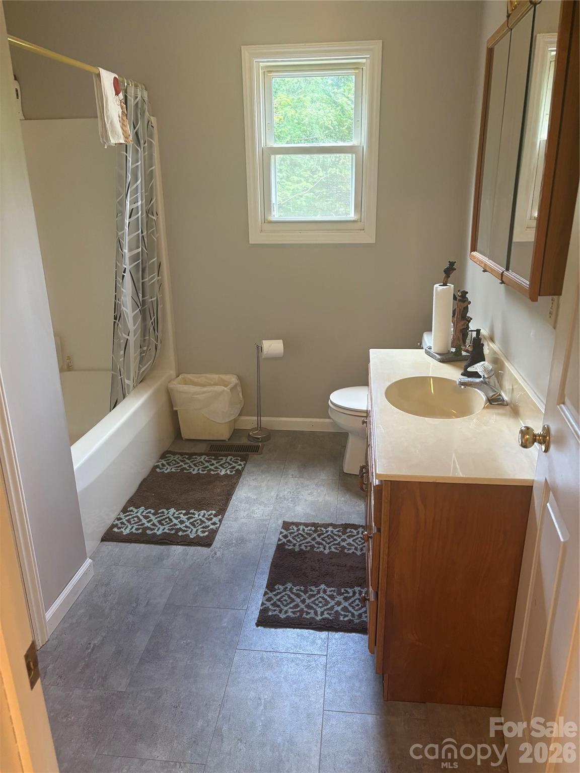3880 Love Road — Claremont