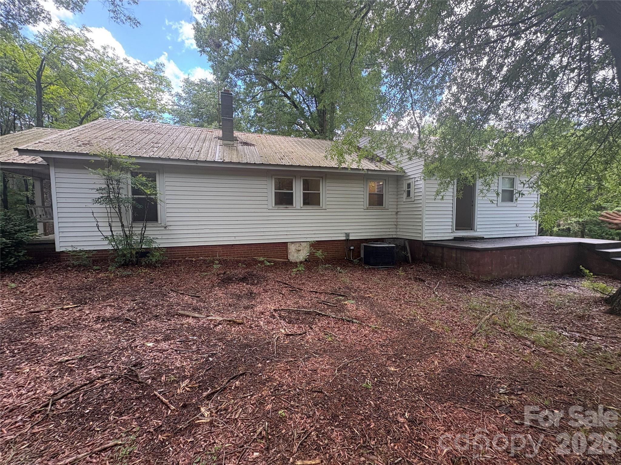 3880 Love Road — Claremont