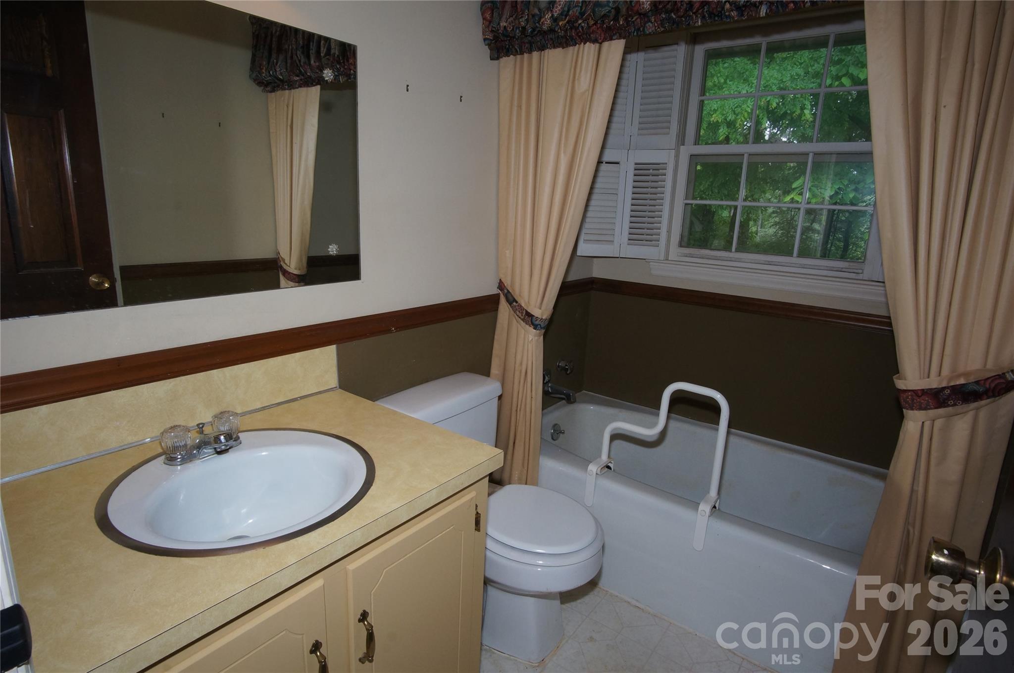 714 Crestmont Drive SE — Concord
