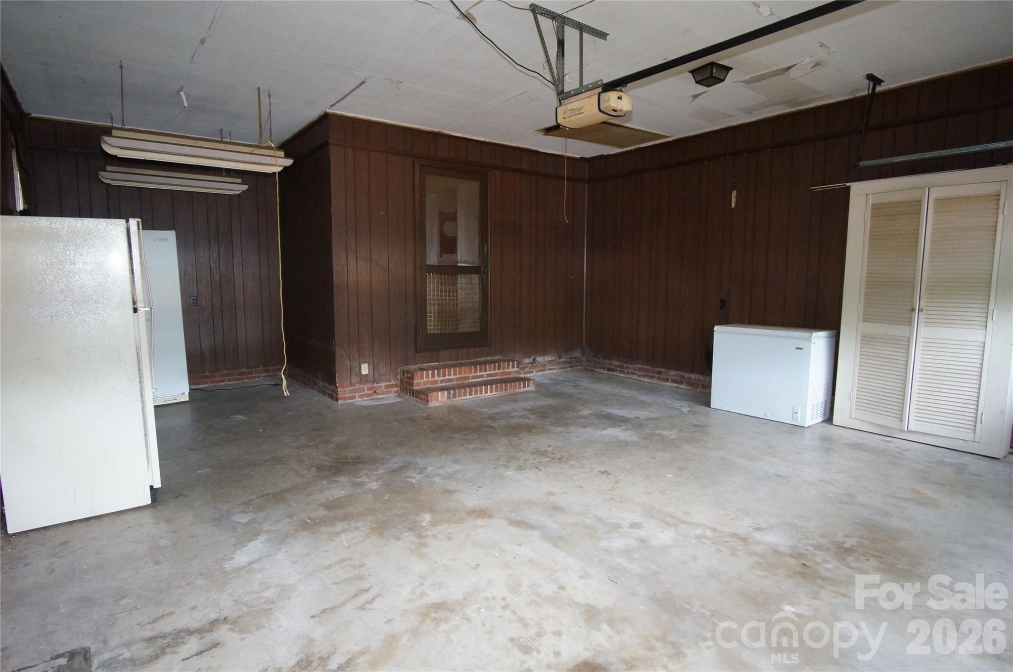 714 Crestmont Drive SE — Concord