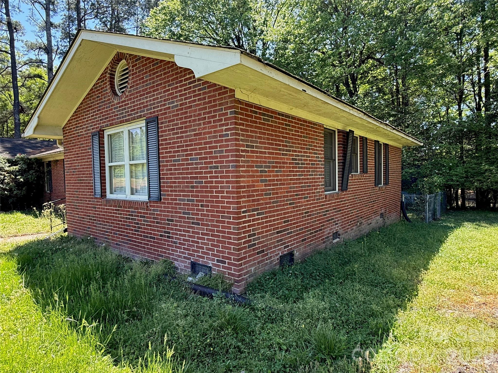 714 Crestmont Drive SE — Concord