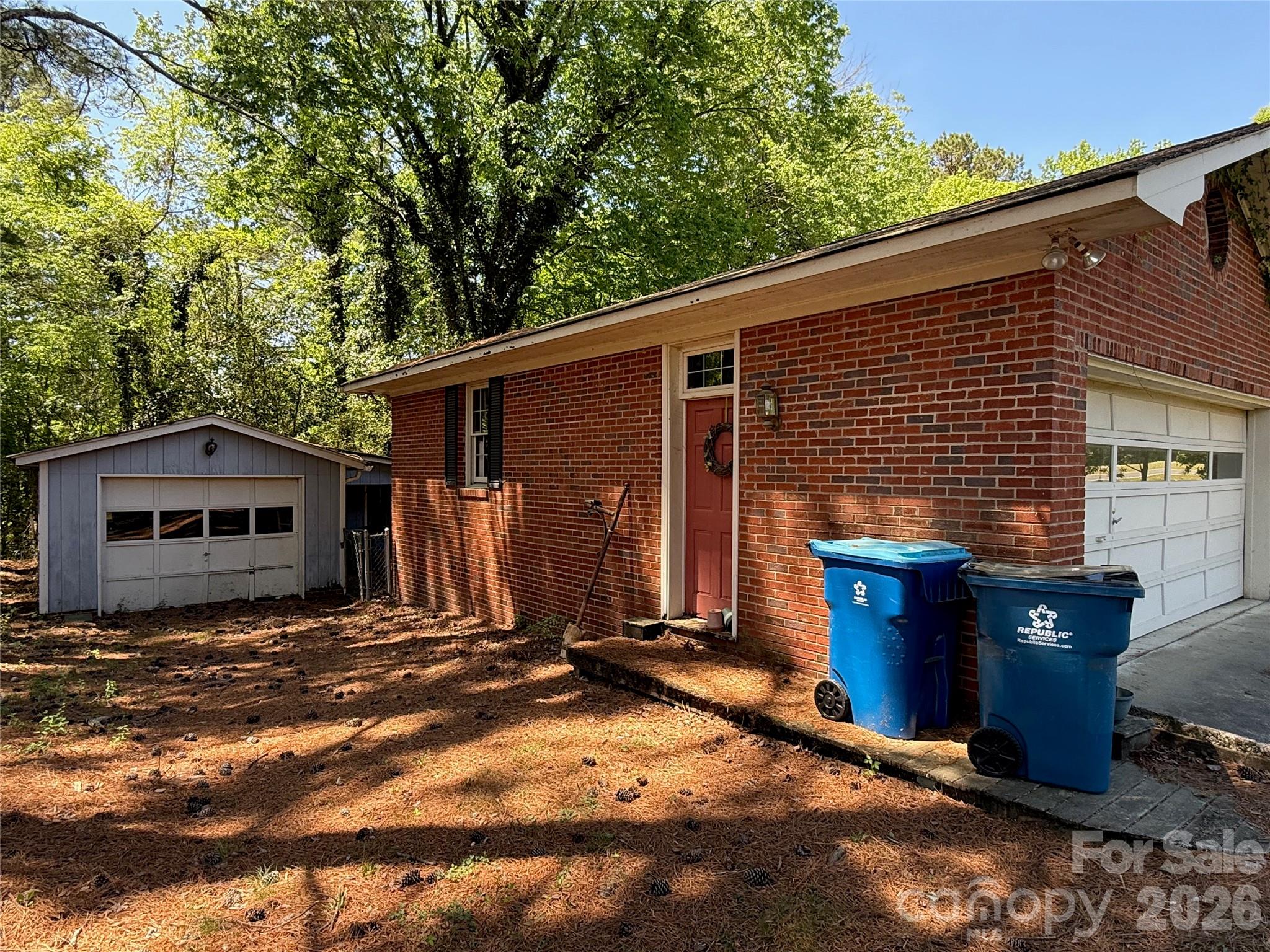 714 Crestmont Drive SE — Concord
