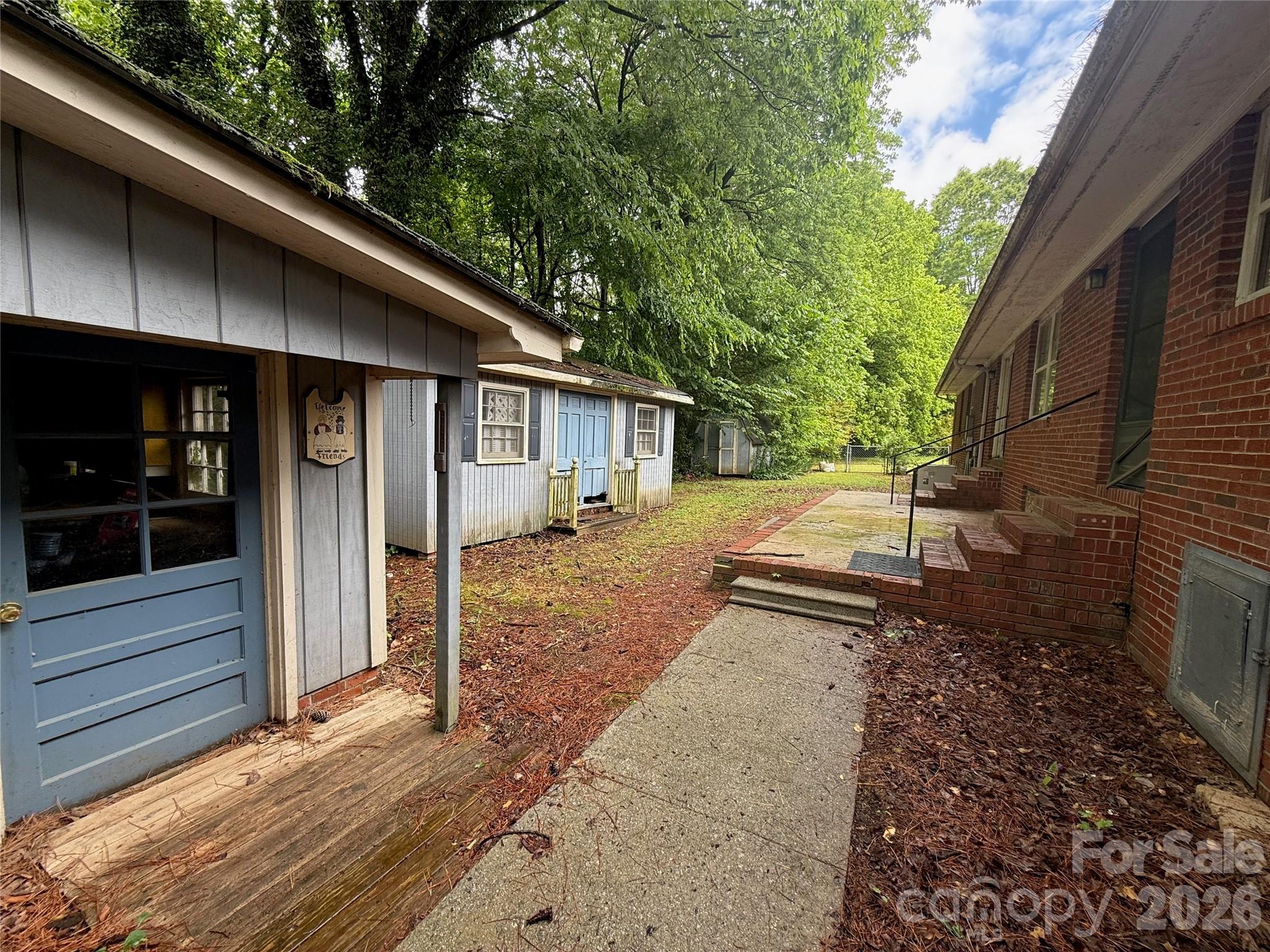 714 Crestmont Drive SE — Concord