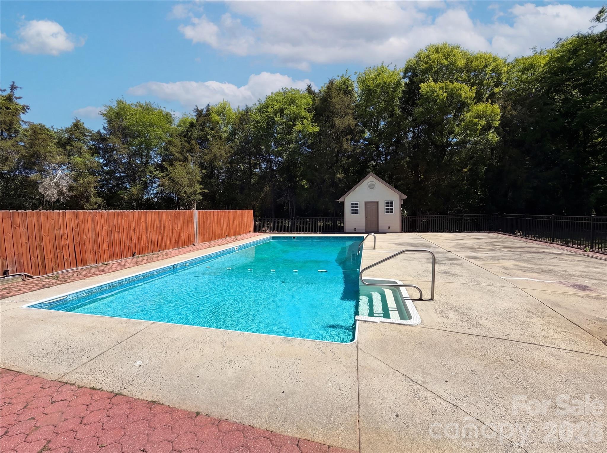 8400 Chestnut Oak Court — Harrisburg