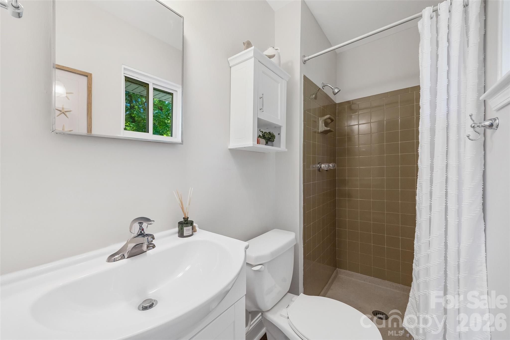 2111 Shalimar Drive — Charlotte