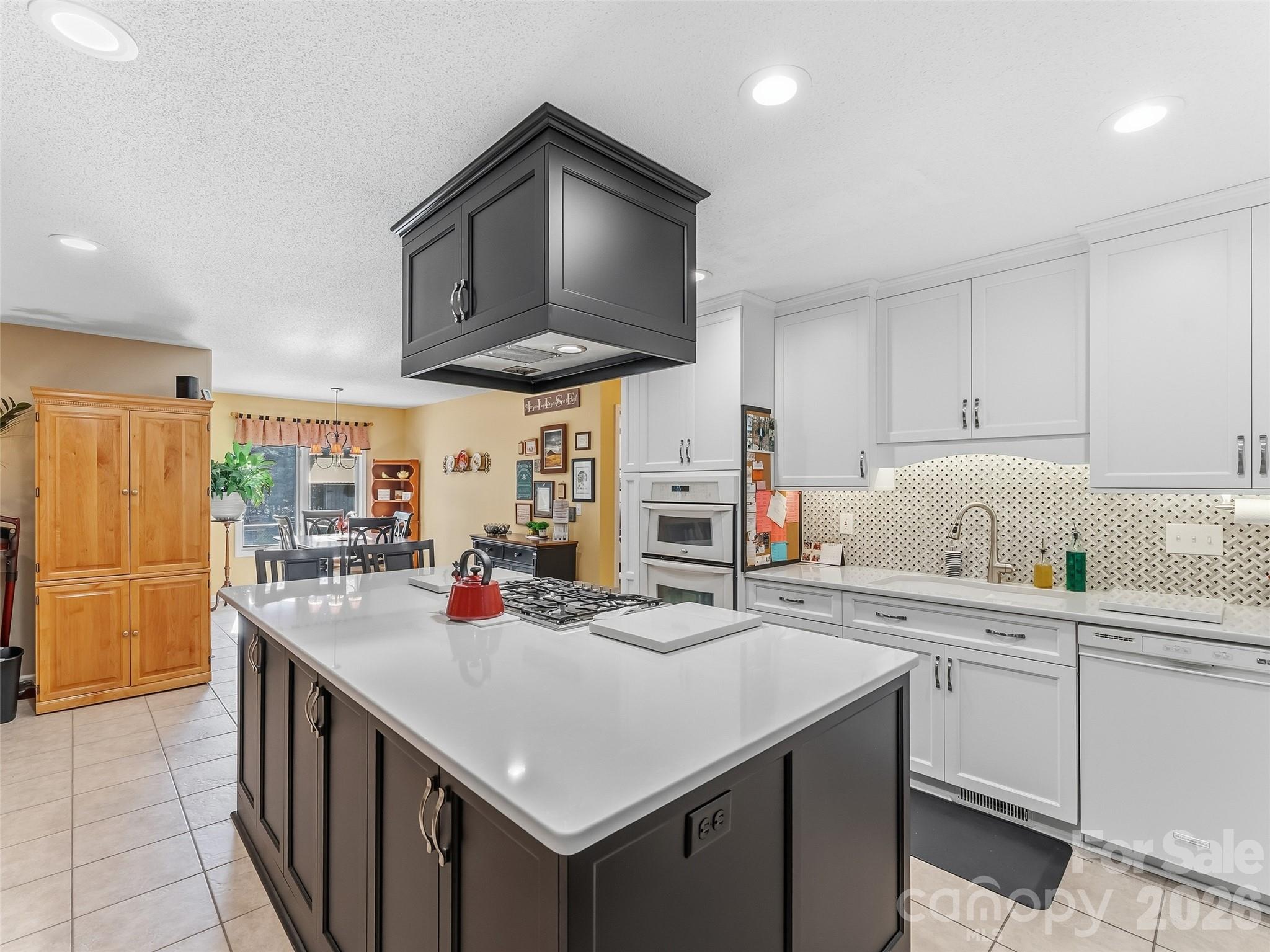 1340 Macedonia Road — Saluda