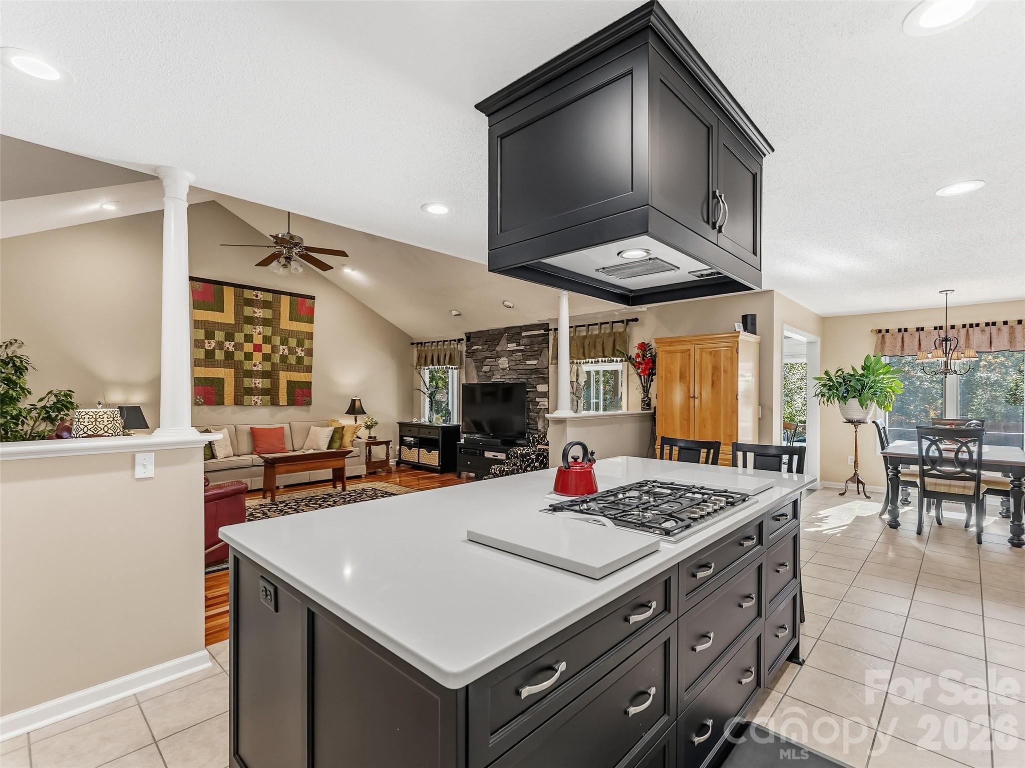 1340 Macedonia Road — Saluda