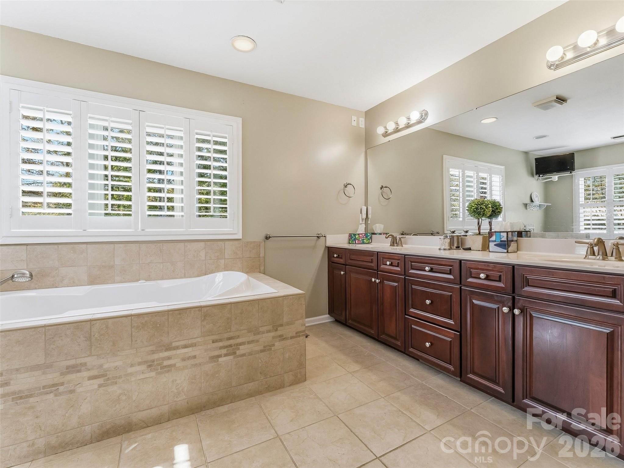 1340 Macedonia Road — Saluda