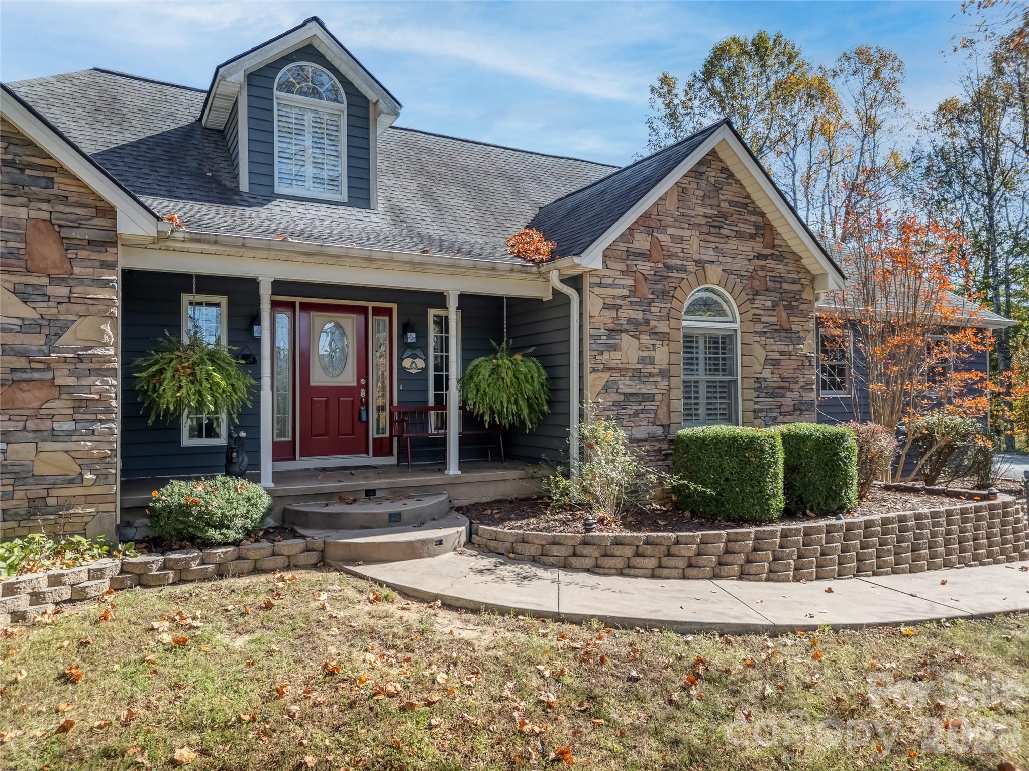 1340 Macedonia Road — Saluda