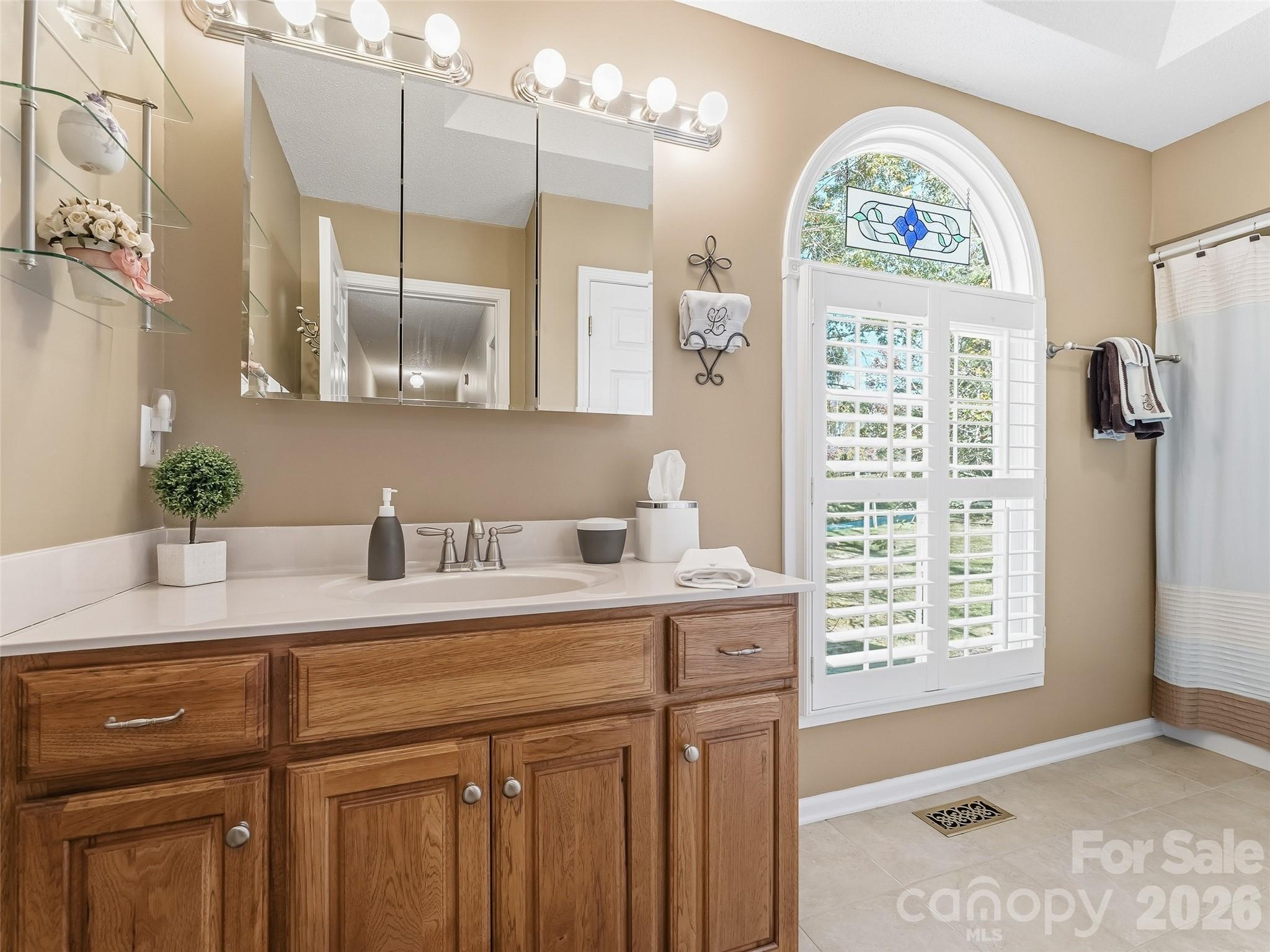 1340 Macedonia Road — Saluda