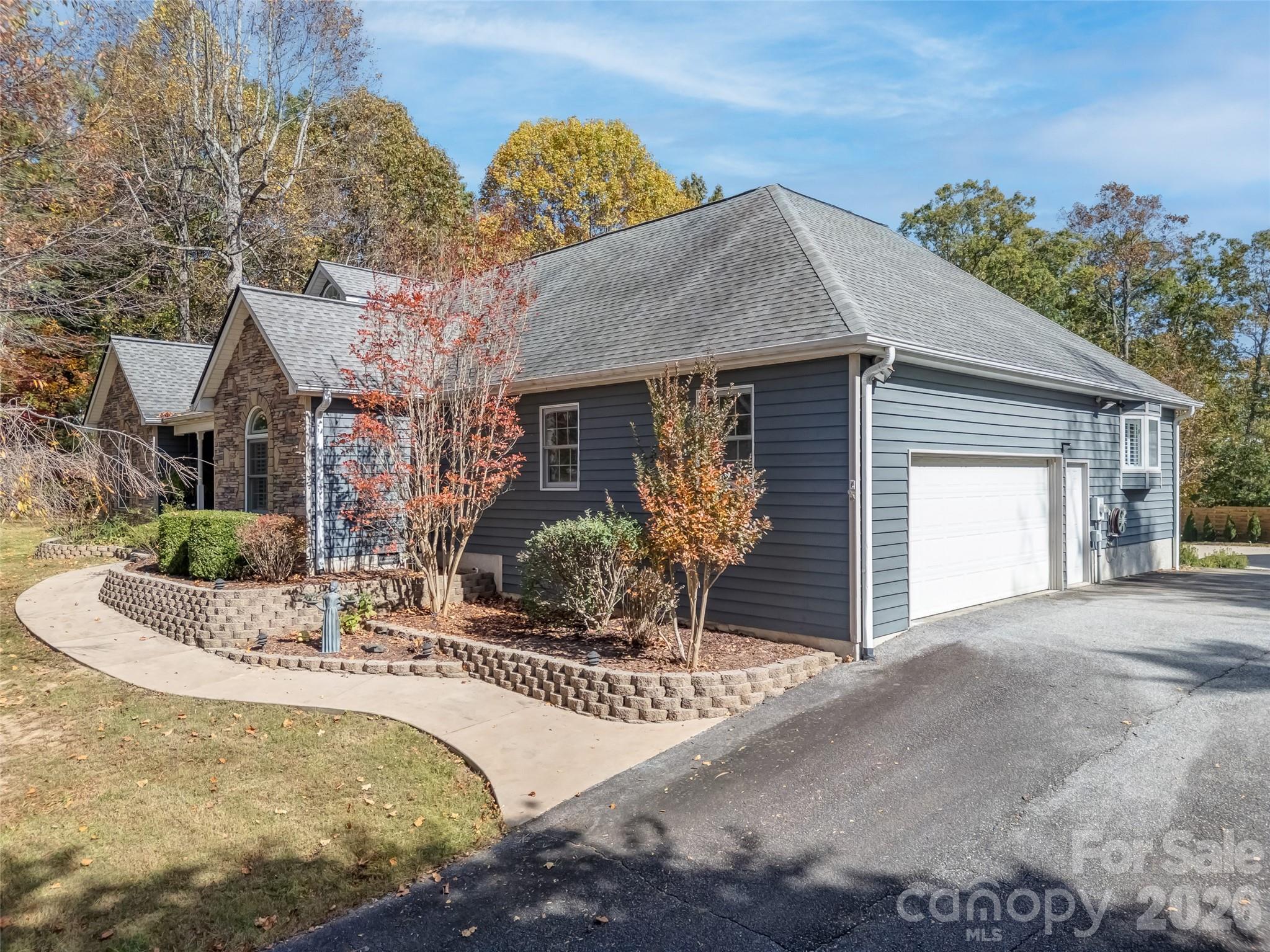 1340 Macedonia Road — Saluda
