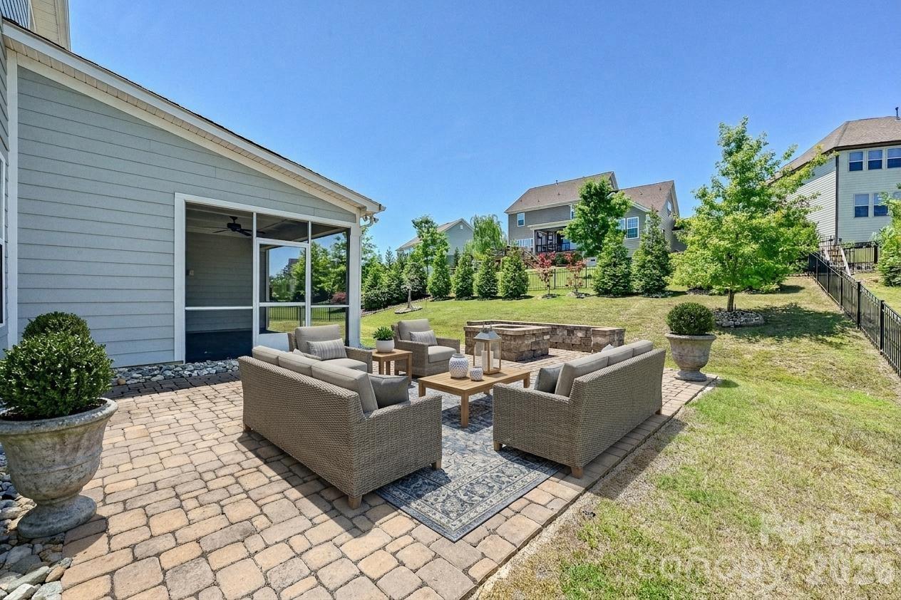 17306 Saranita Lane — Charlotte