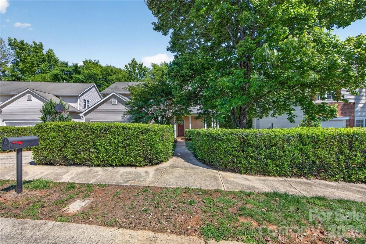 9200 Royal Highlands Court — Charlotte