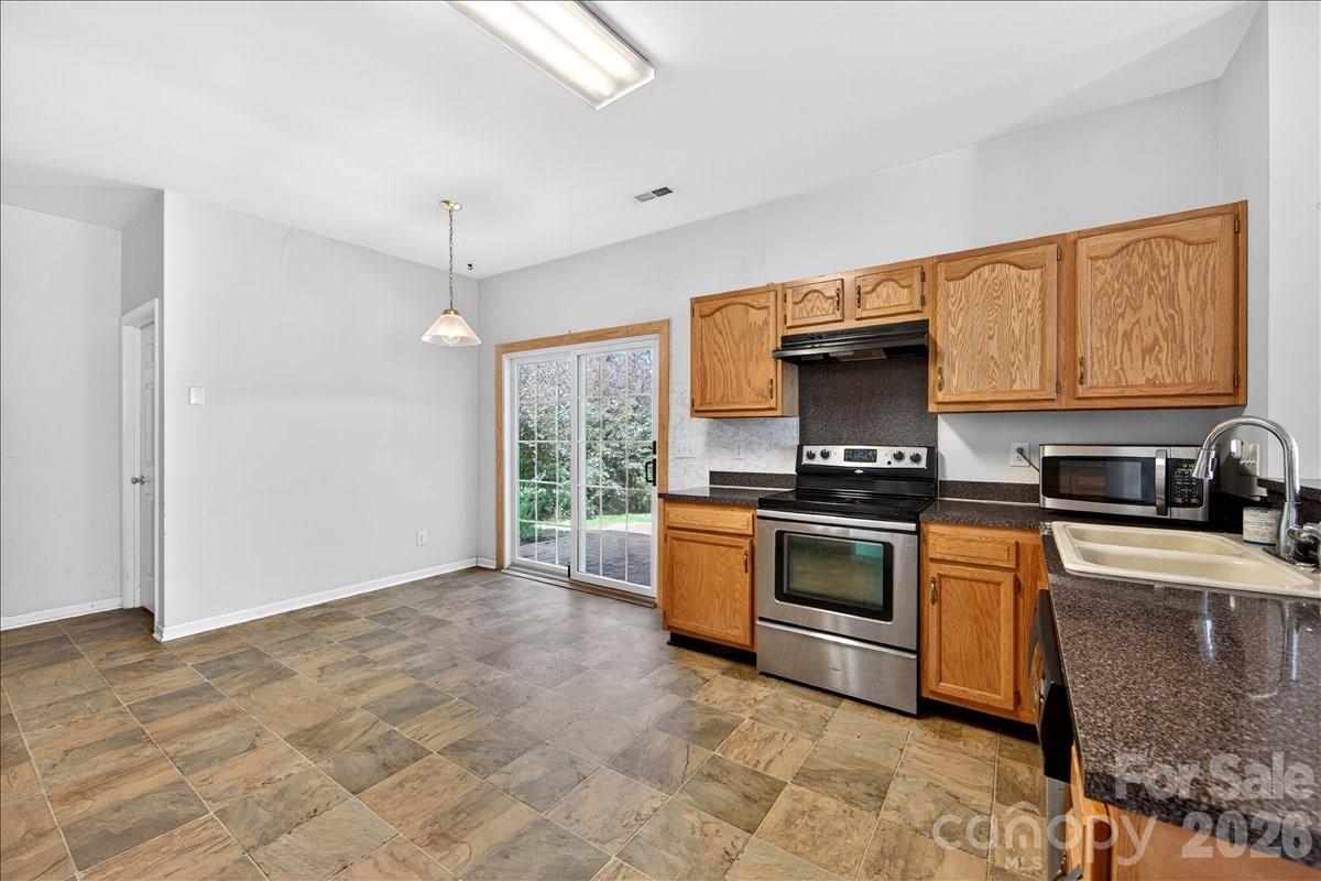 9200 Royal Highlands Court — Charlotte