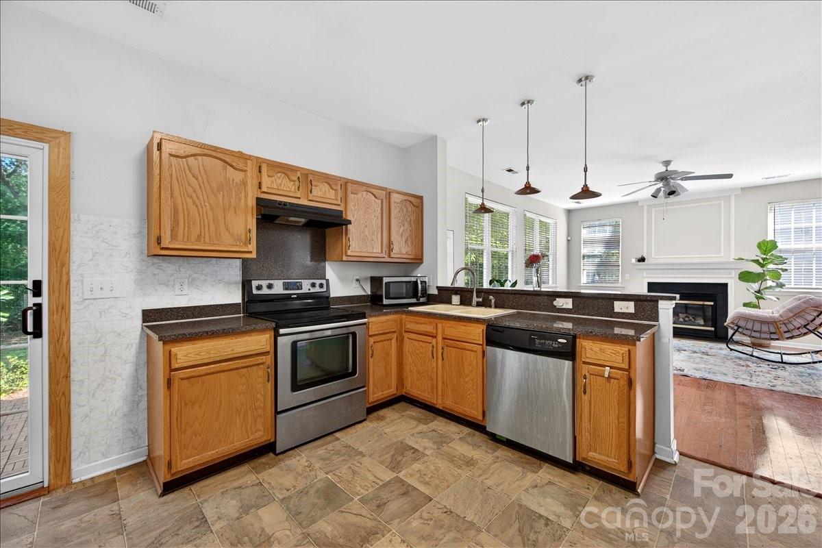 9200 Royal Highlands Court — Charlotte