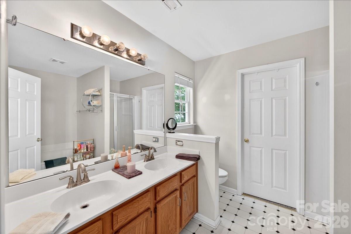 9200 Royal Highlands Court — Charlotte
