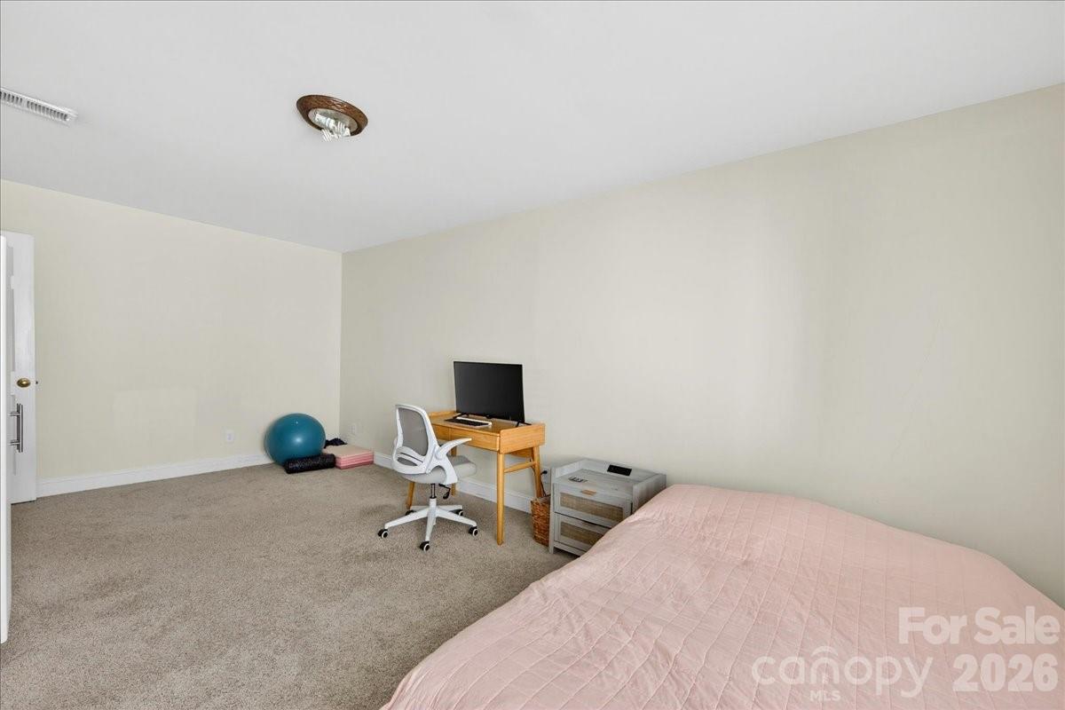 9200 Royal Highlands Court — Charlotte