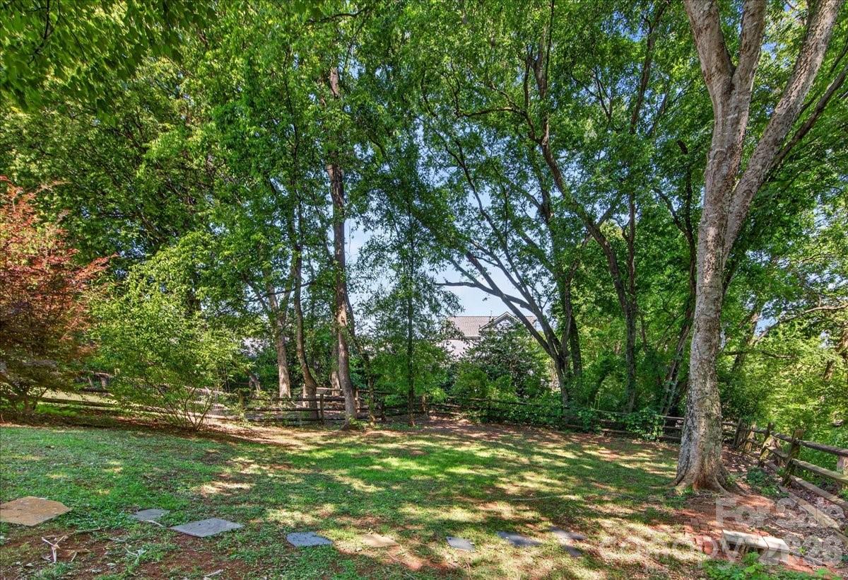 9200 Royal Highlands Court — Charlotte