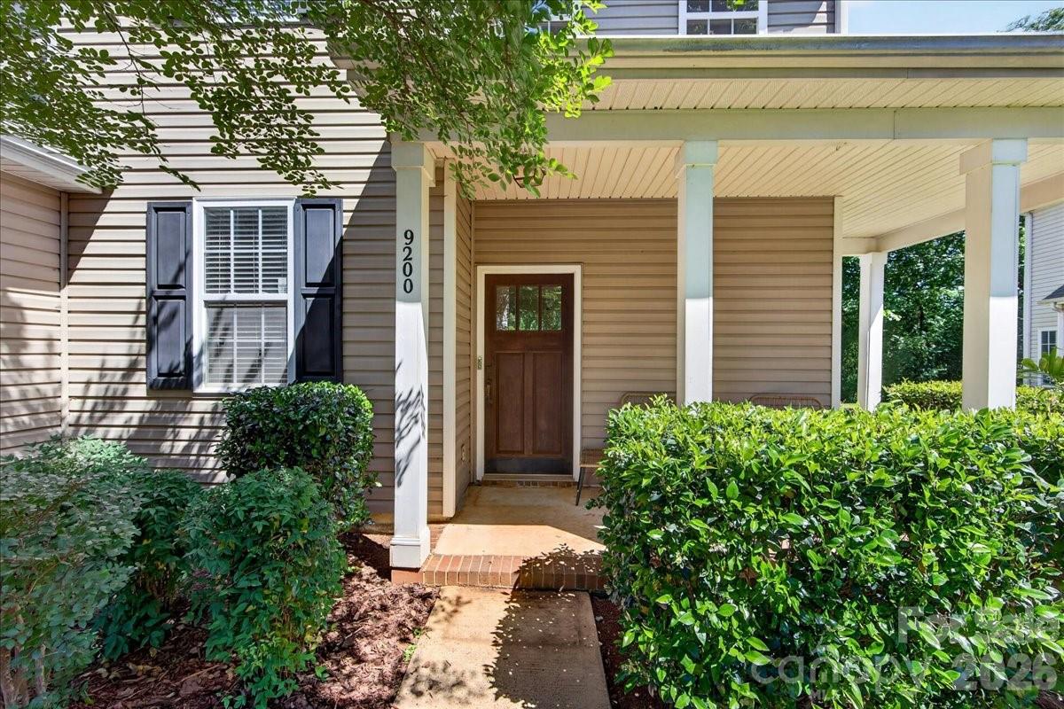 9200 Royal Highlands Court — Charlotte