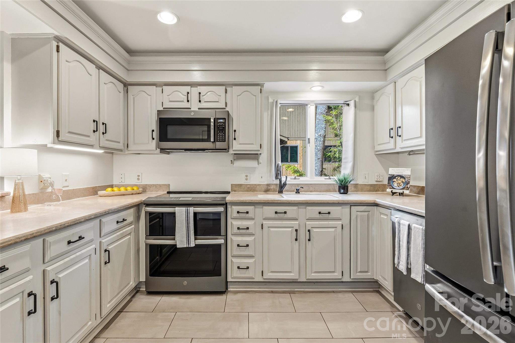 205 N Scarlet Oak Lane — Hendersonville