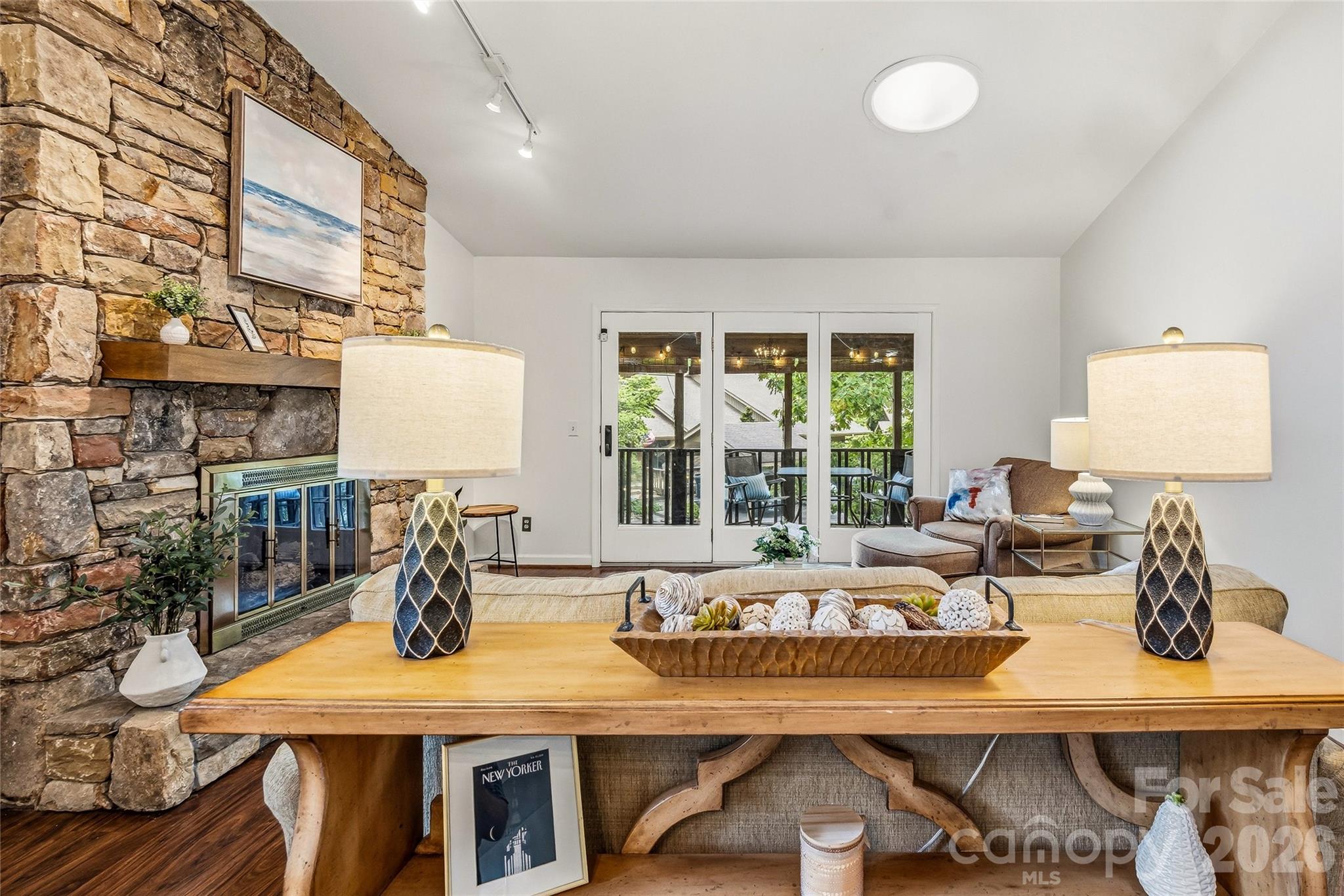 205 N Scarlet Oak Lane — Hendersonville
