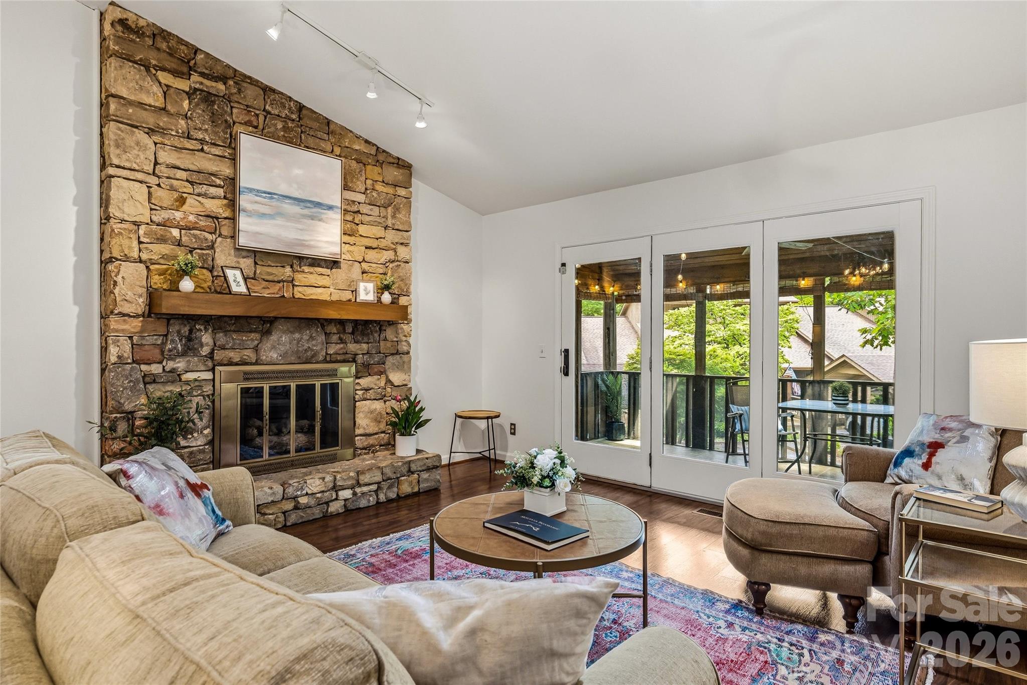 205 N Scarlet Oak Lane — Hendersonville