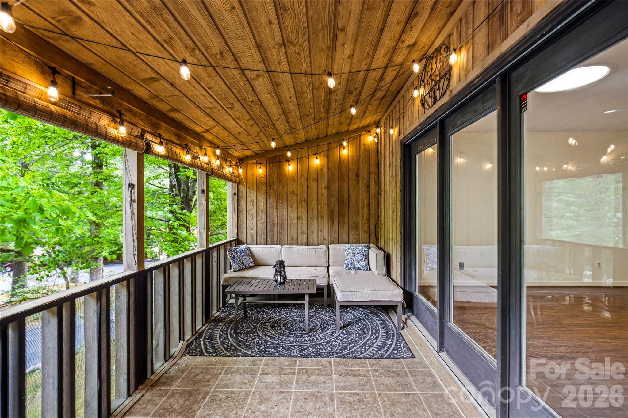 205 N Scarlet Oak Lane — Hendersonville