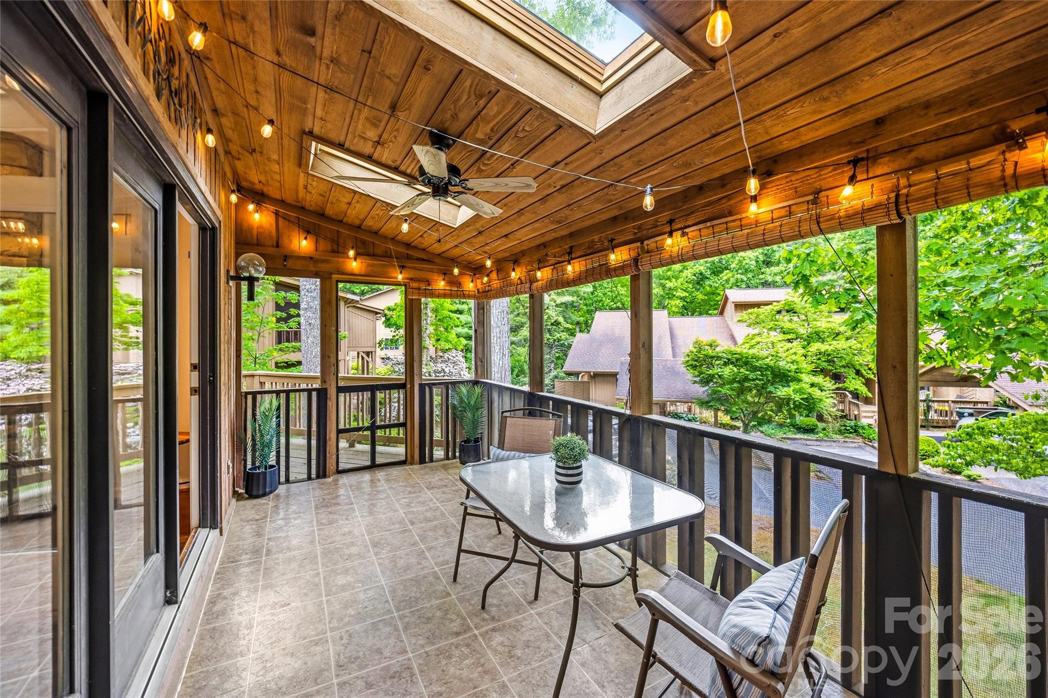 205 N Scarlet Oak Lane — Hendersonville