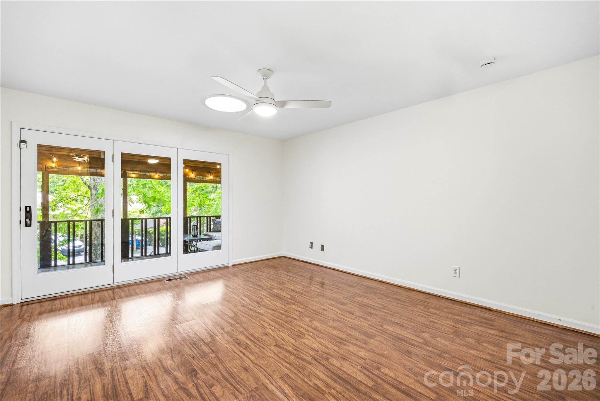 205 N Scarlet Oak Lane — Hendersonville