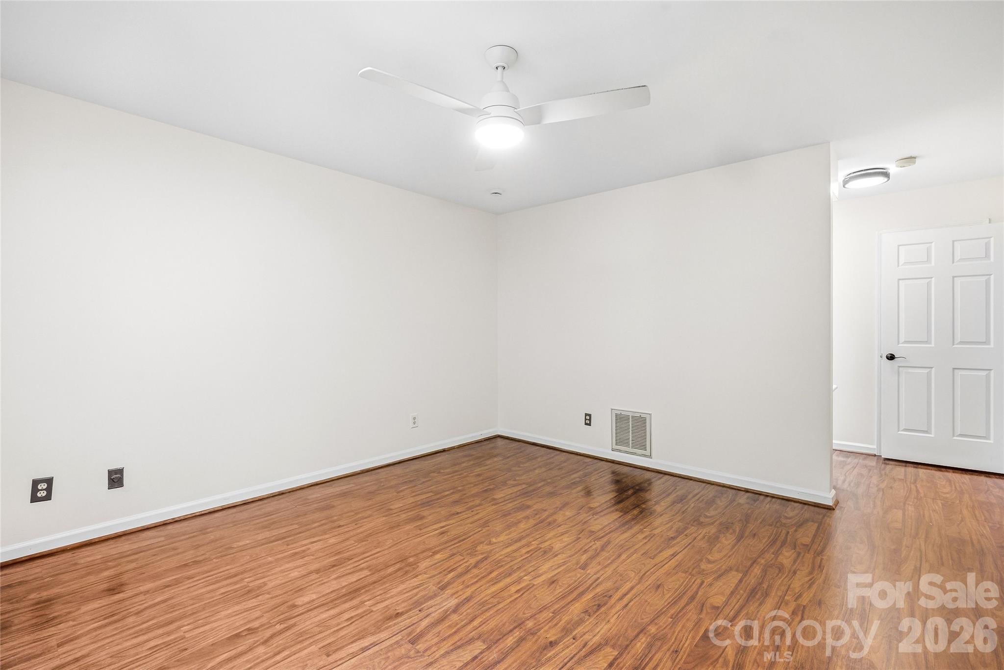 205 N Scarlet Oak Lane — Hendersonville