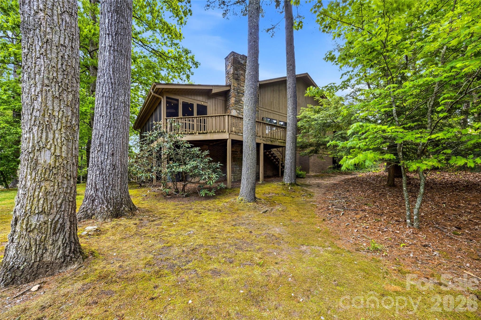 205 N Scarlet Oak Lane — Hendersonville
