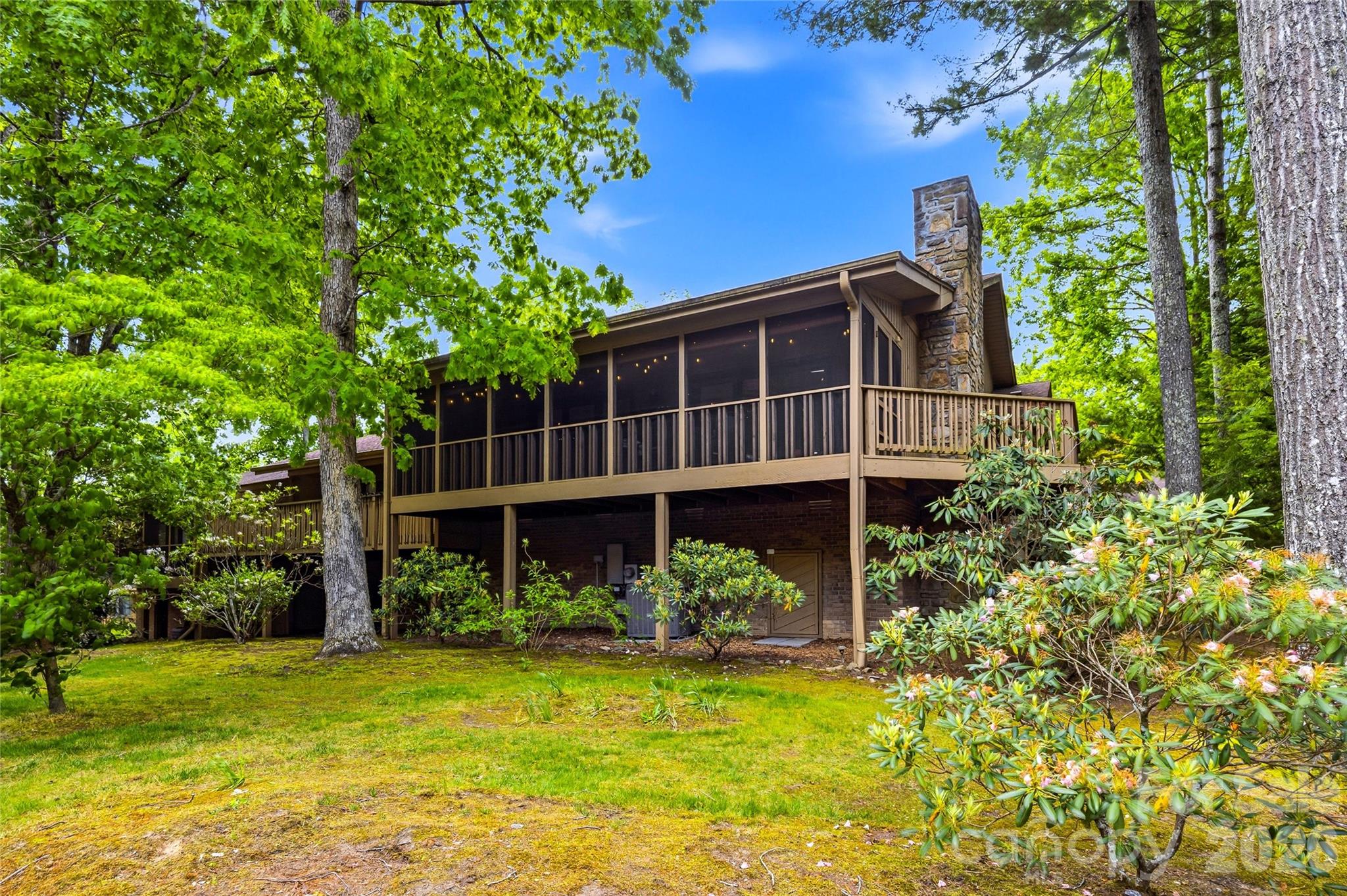 205 N Scarlet Oak Lane — Hendersonville