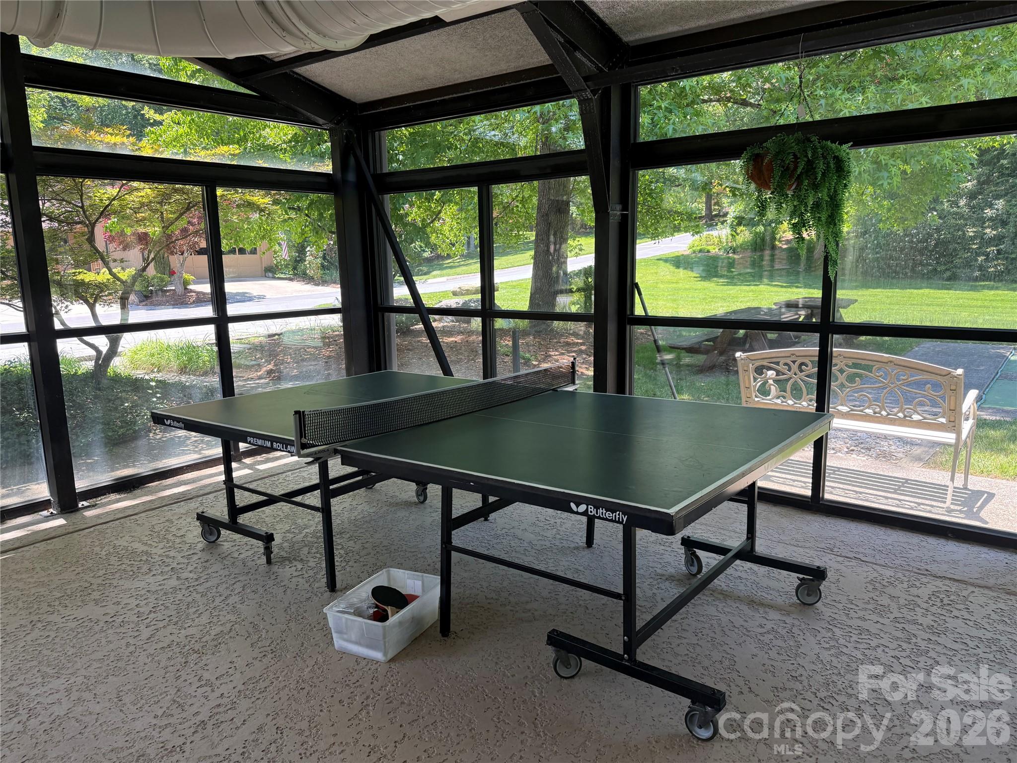 205 N Scarlet Oak Lane — Hendersonville