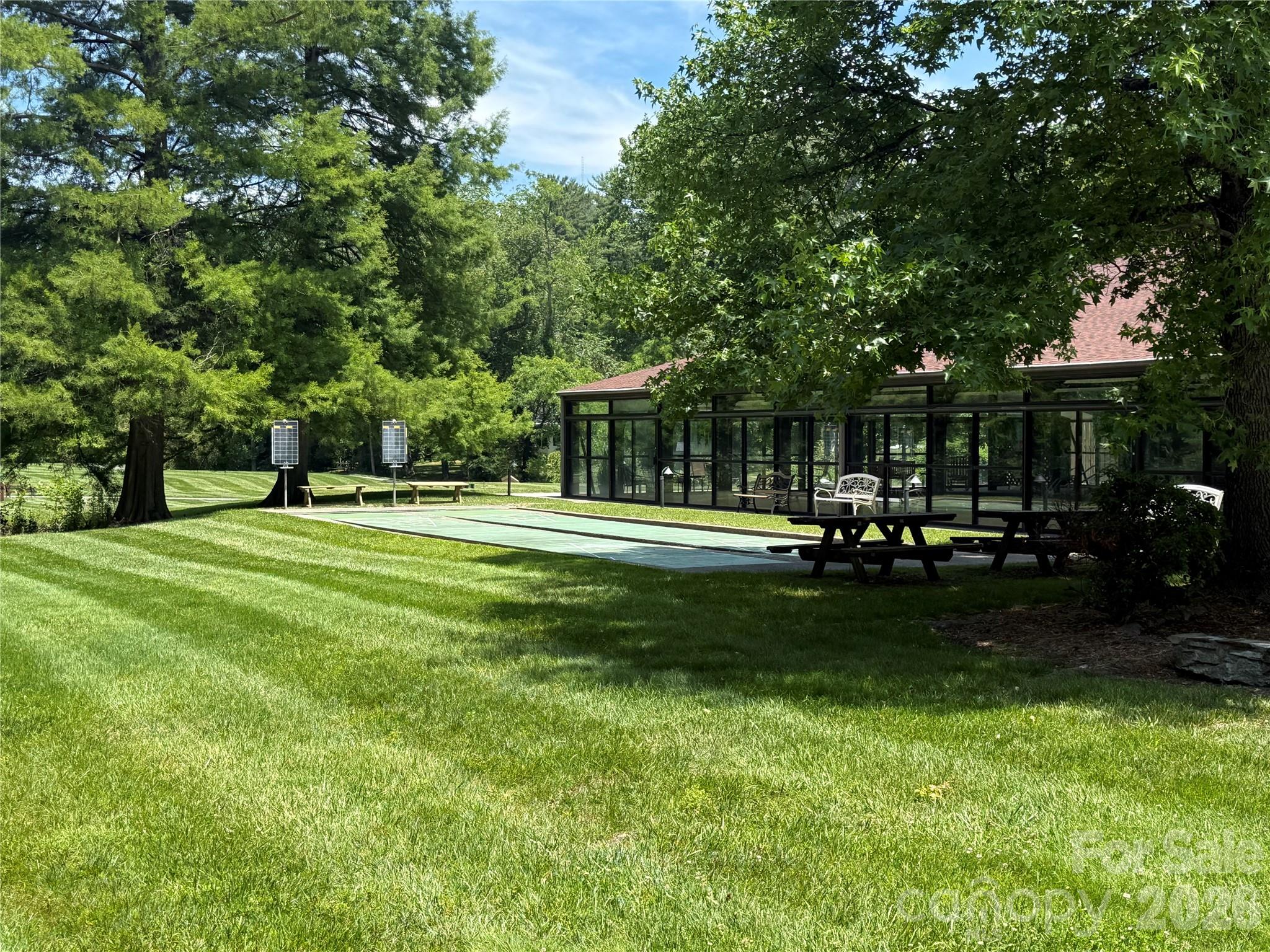 205 N Scarlet Oak Lane — Hendersonville
