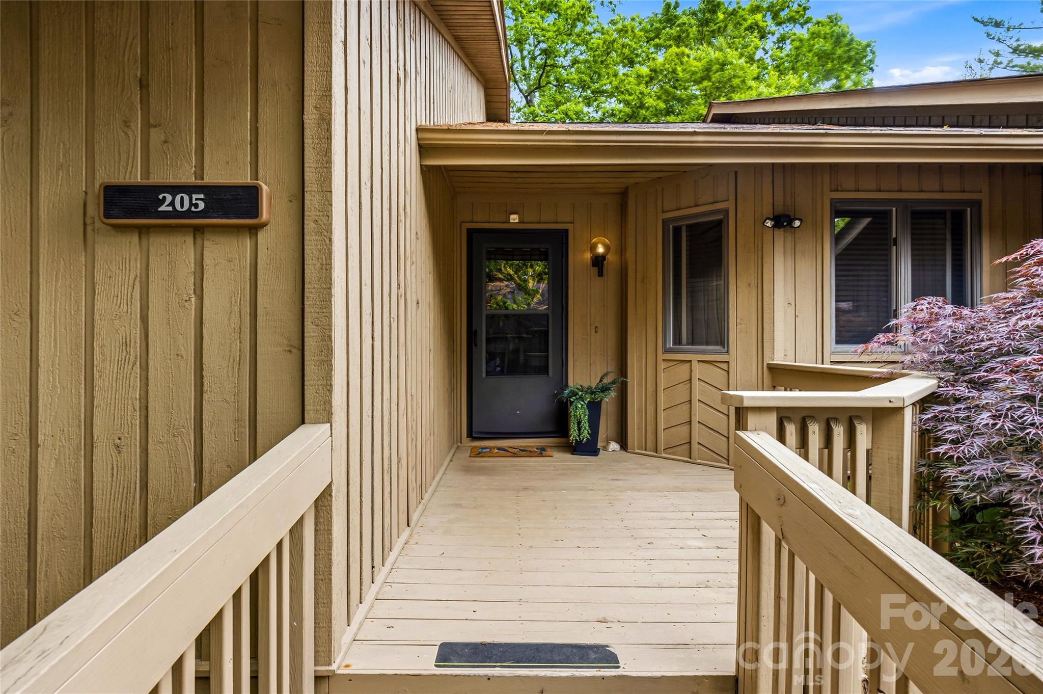 205 N Scarlet Oak Lane — Hendersonville