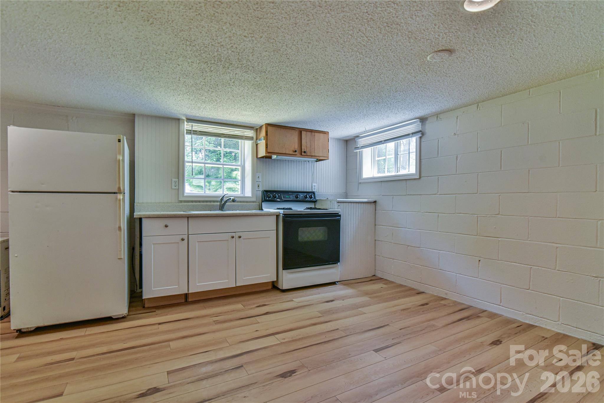 101 E Skyland Circle — Asheville
