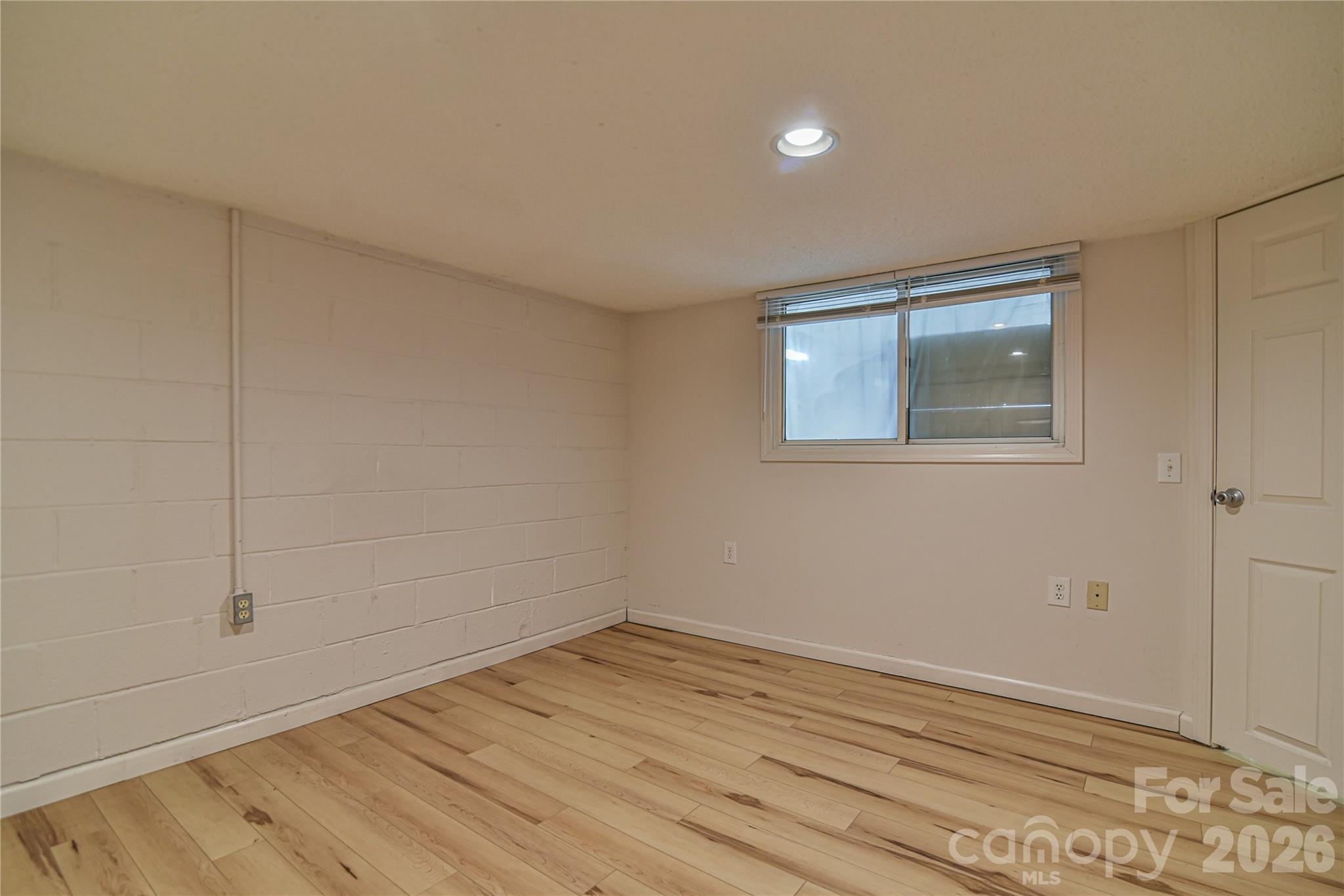 101 E Skyland Circle — Asheville