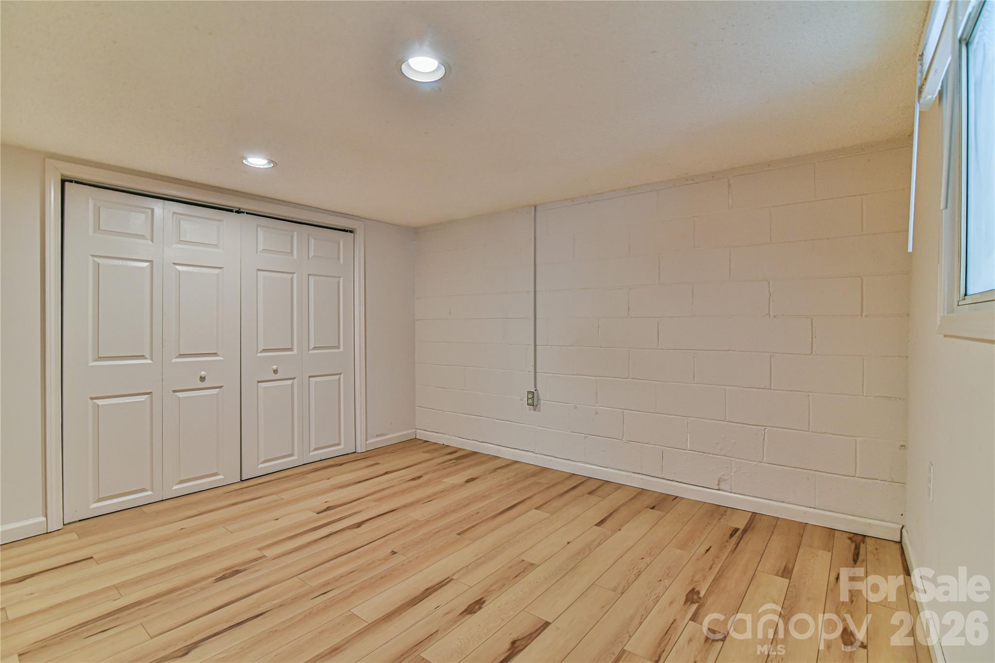101 E Skyland Circle — Asheville