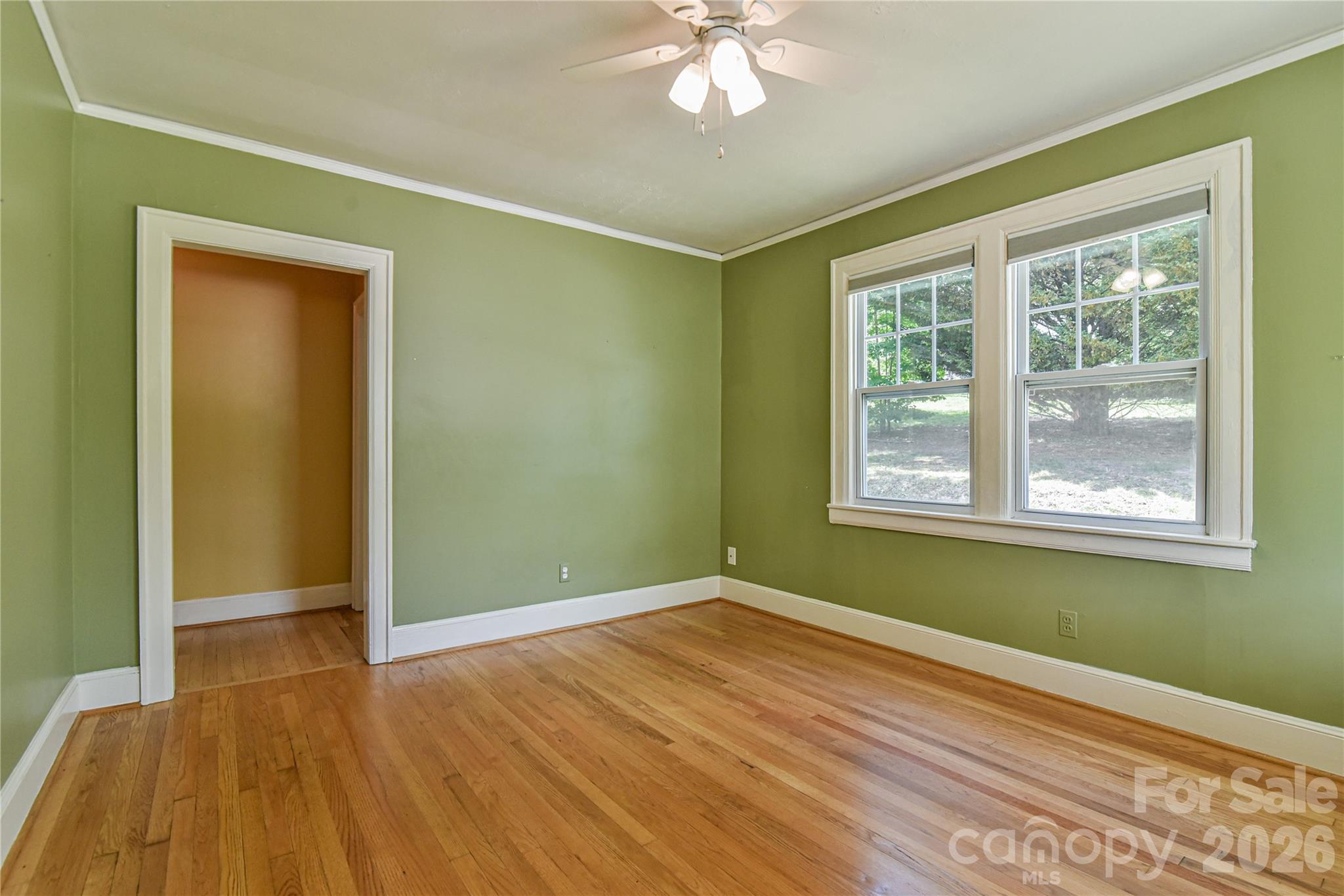 101 E Skyland Circle — Asheville