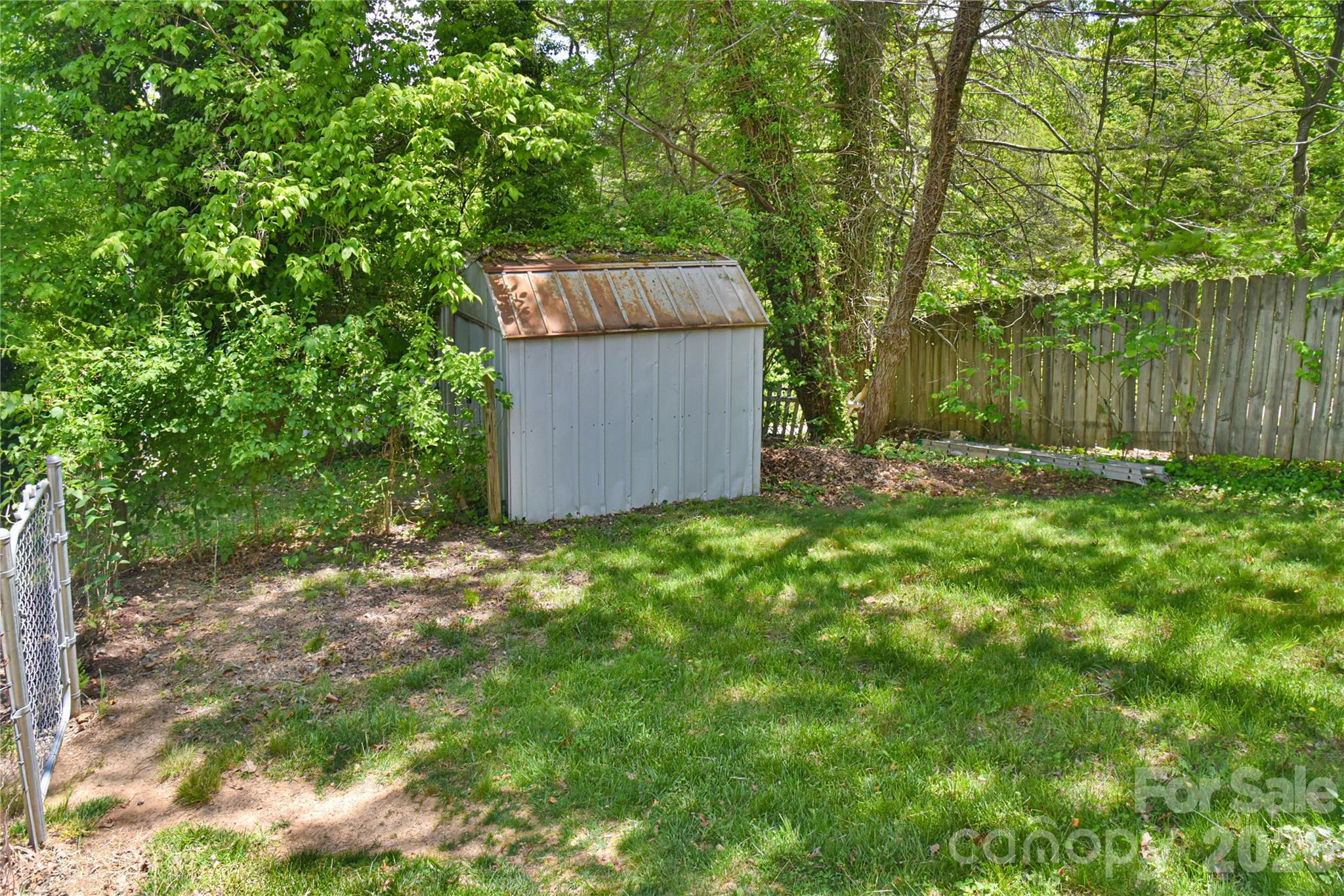 101 E Skyland Circle — Asheville